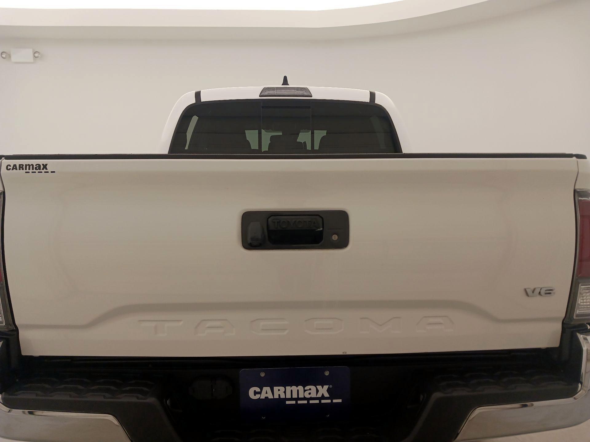 Thumbnail: 2020 Toyota Tacoma - 20