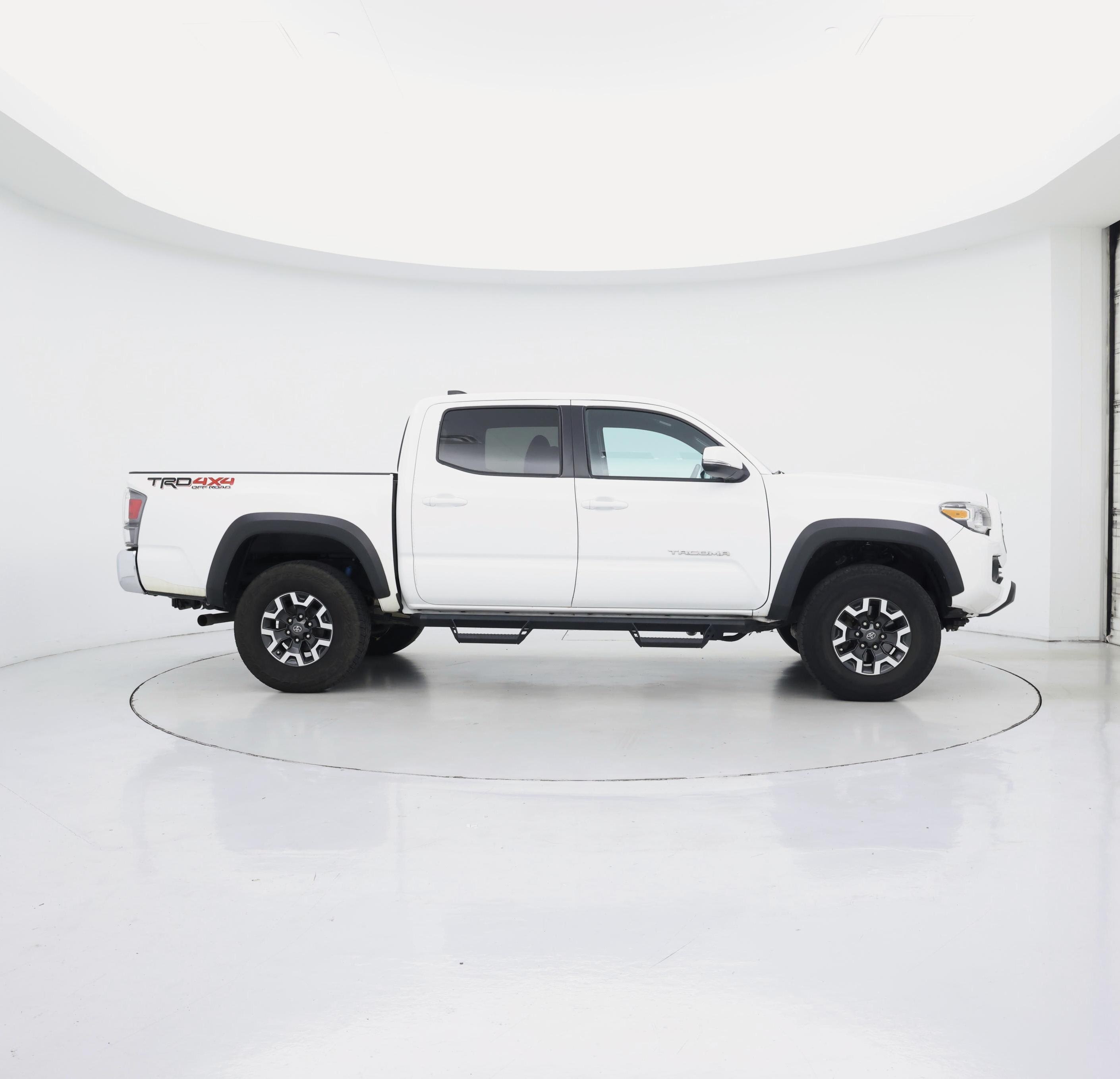 Thumbnail: 2020 Toyota Tacoma - 7