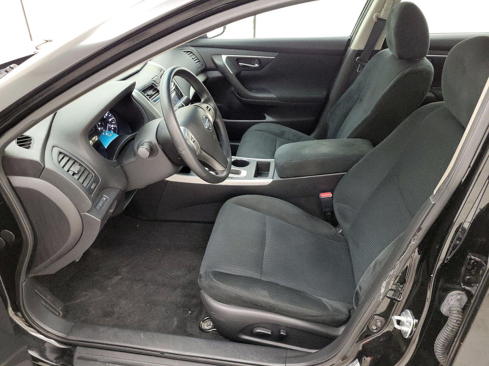 Thumbnail: 2015 Nissan Altima - 11