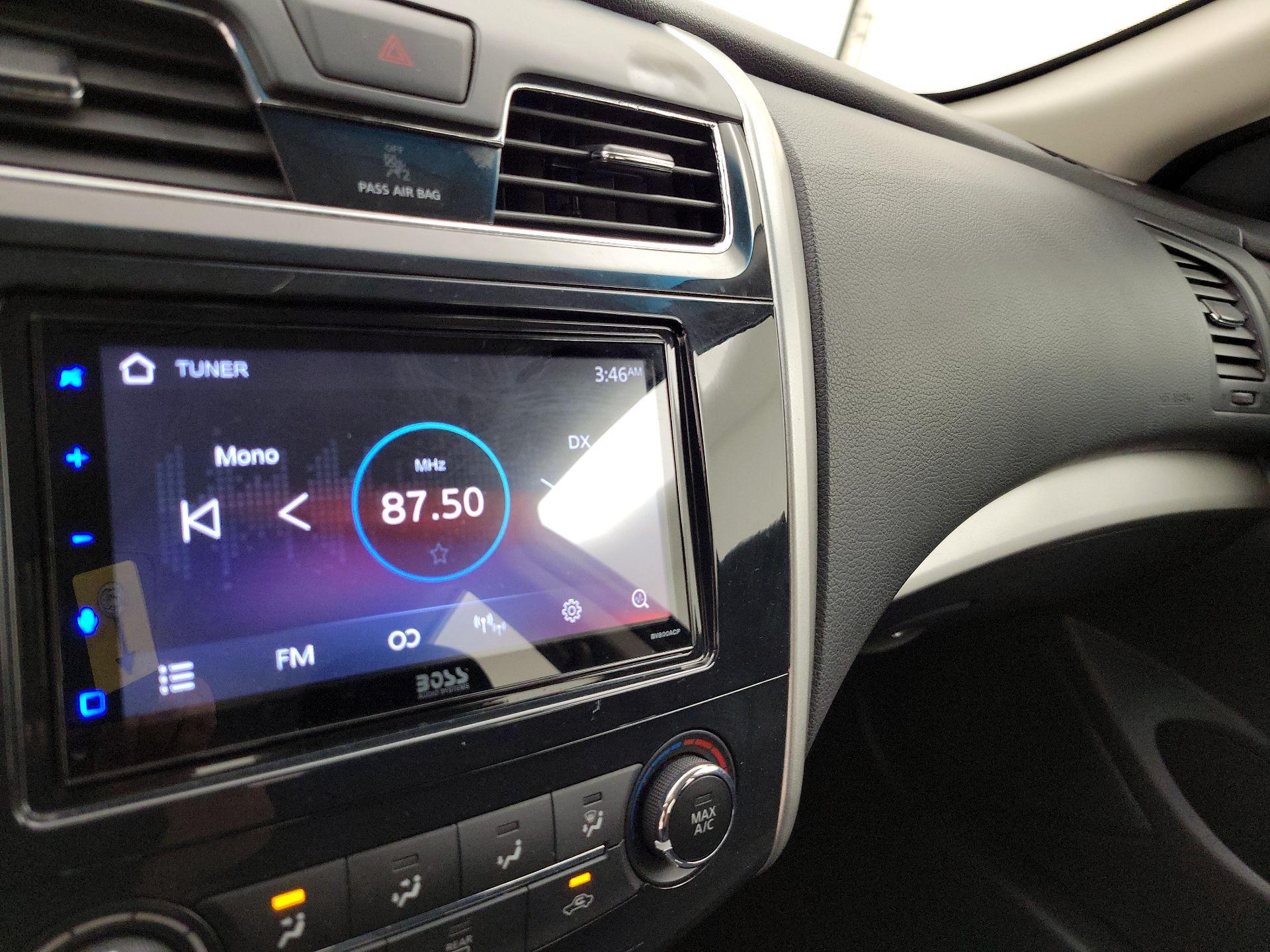 Thumbnail: 2015 Nissan Altima - 13