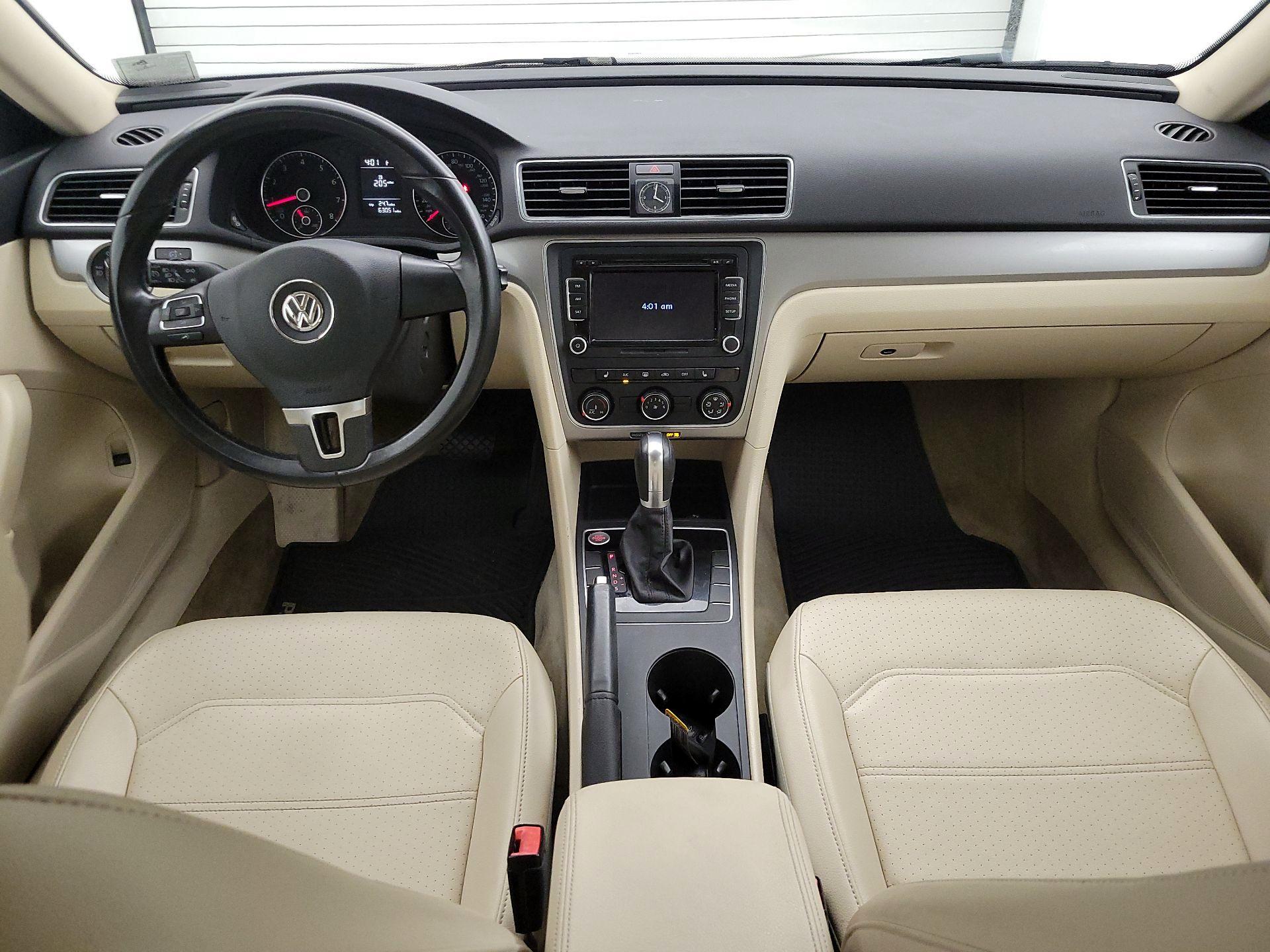 Thumbnail: 2015 Volkswagen Passat - 9