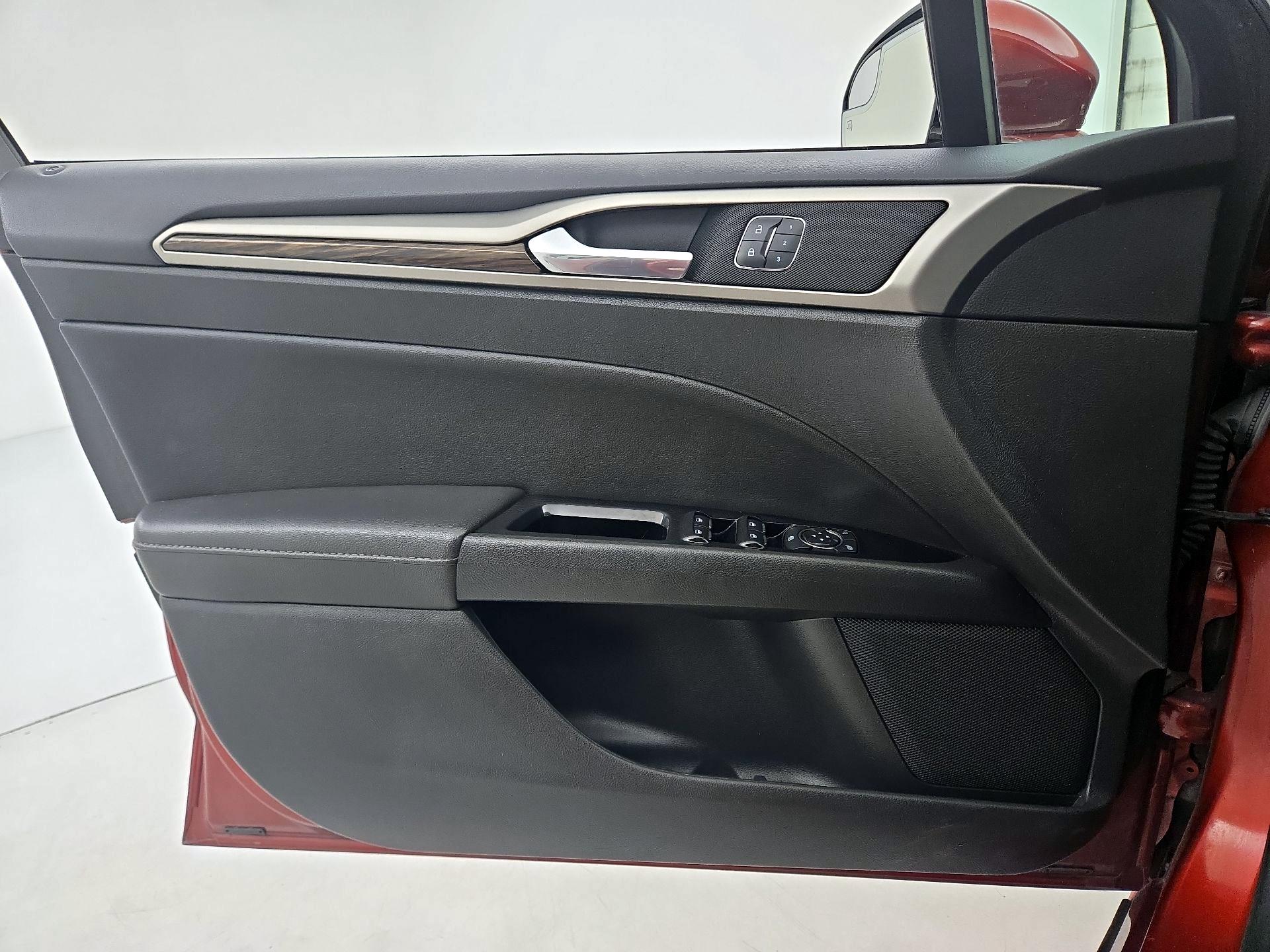 Thumbnail: 2014 Ford Fusion - 12