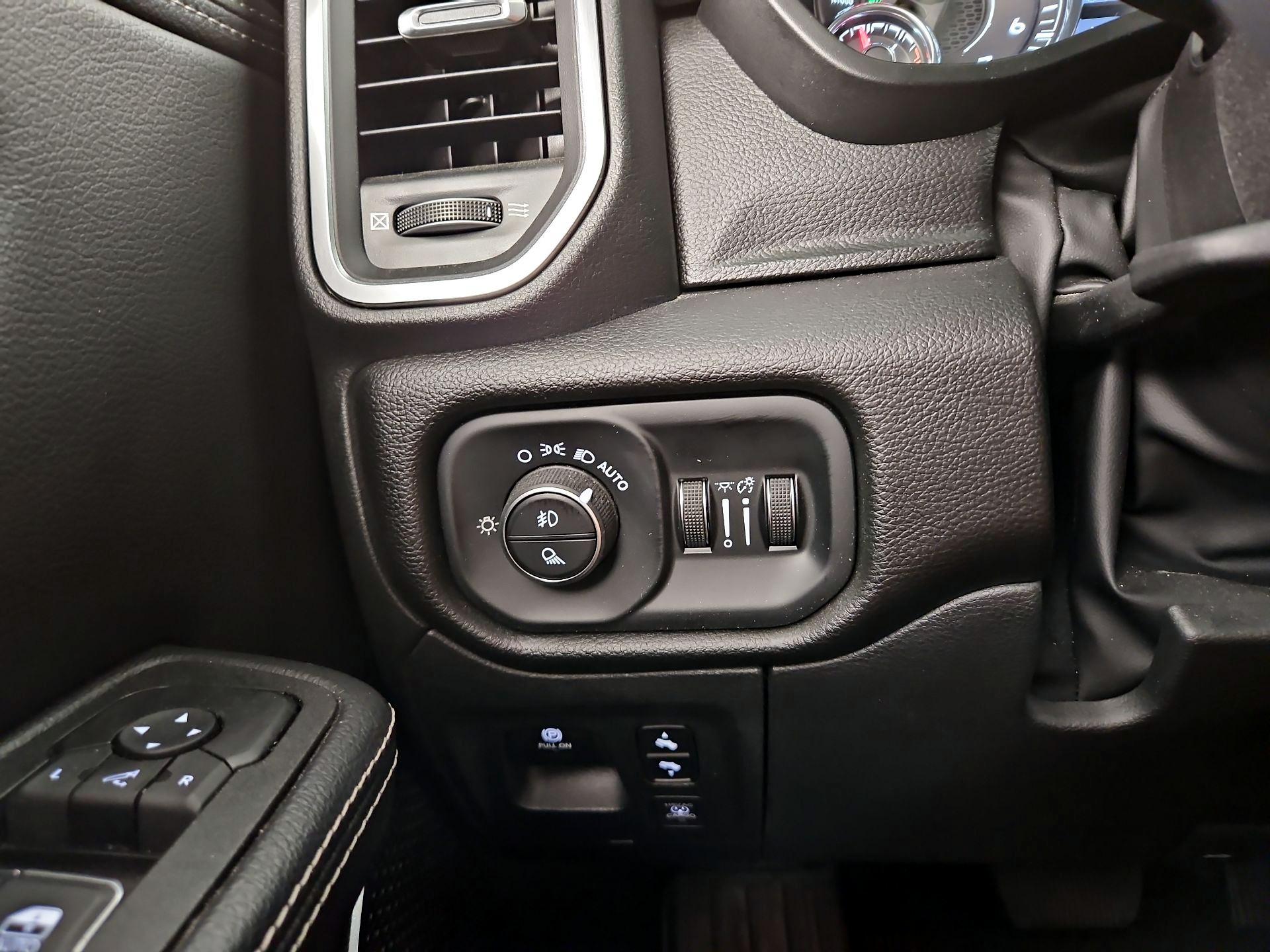 Thumbnail: 2025 RAM 1500 - 13
