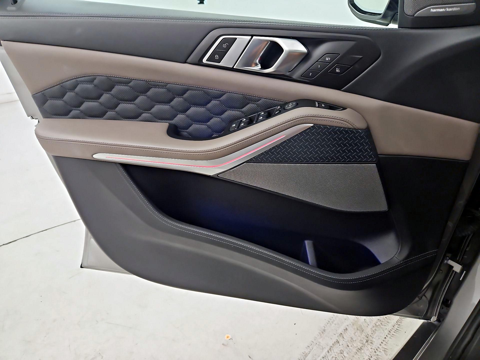 Thumbnail: 2022 BMW X5 - 12