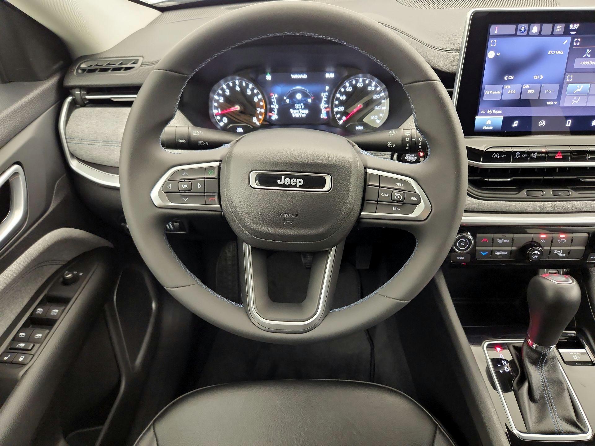 Thumbnail: 2022 Jeep Compass - 10