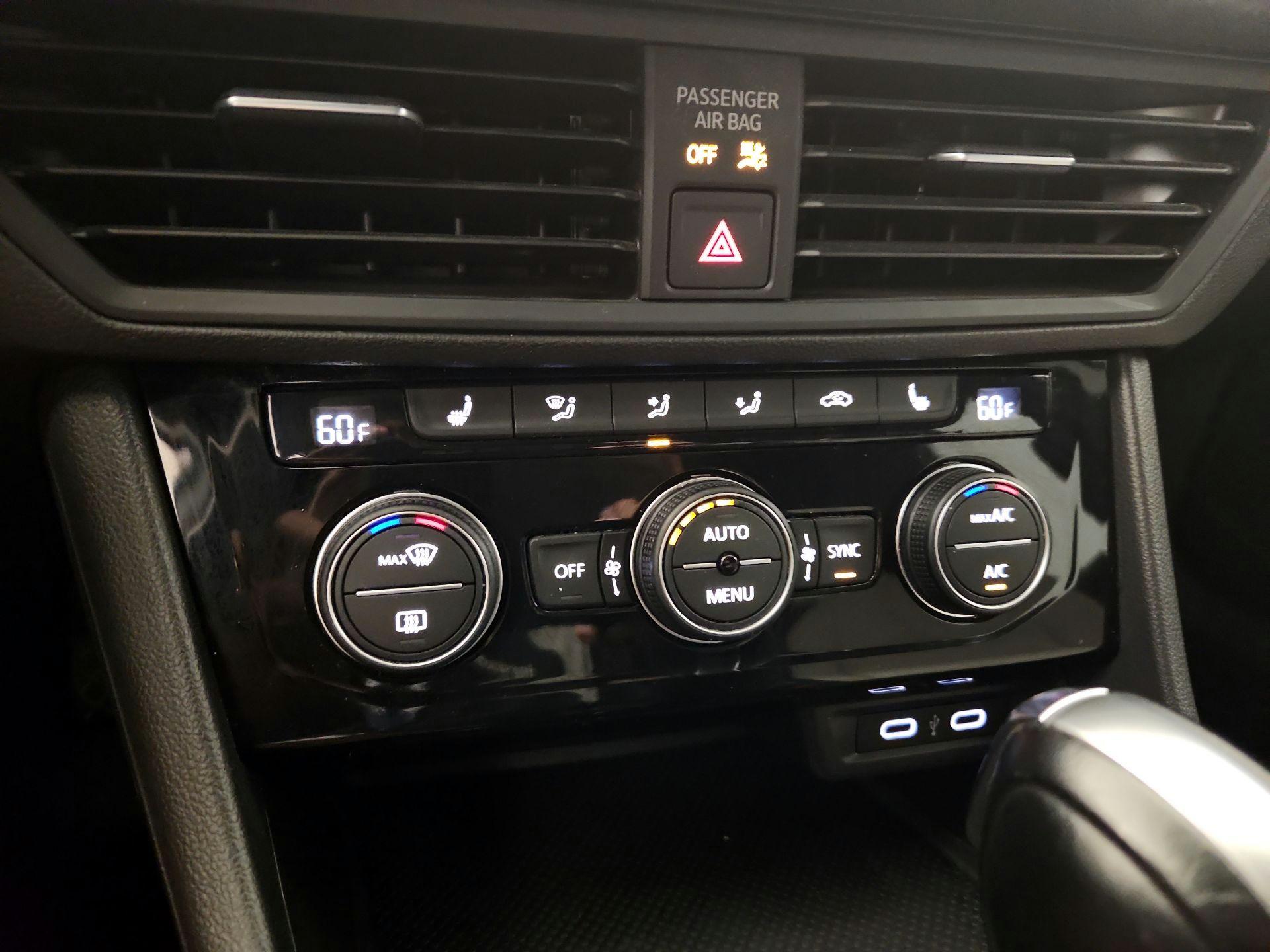 Thumbnail: 2021 Volkswagen Jetta - 16