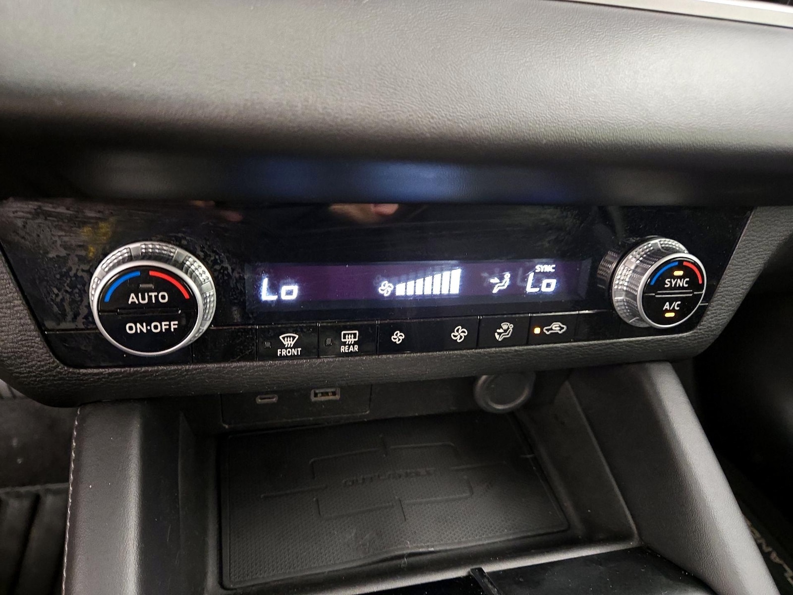 2022 Mitsubishi Outlander ES - Photo 16