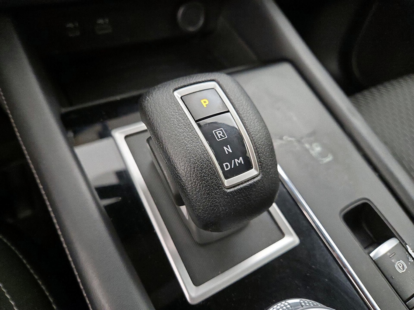 2022 Mitsubishi Outlander ES - Photo 17