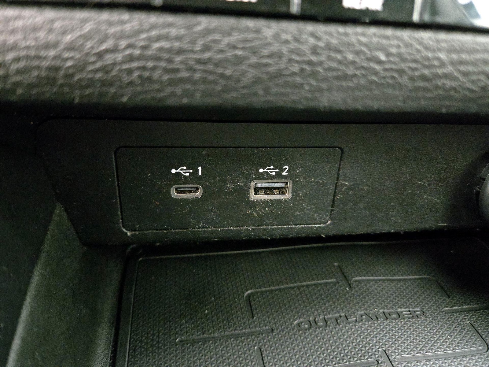 2022 Mitsubishi Outlander ES - Photo 18