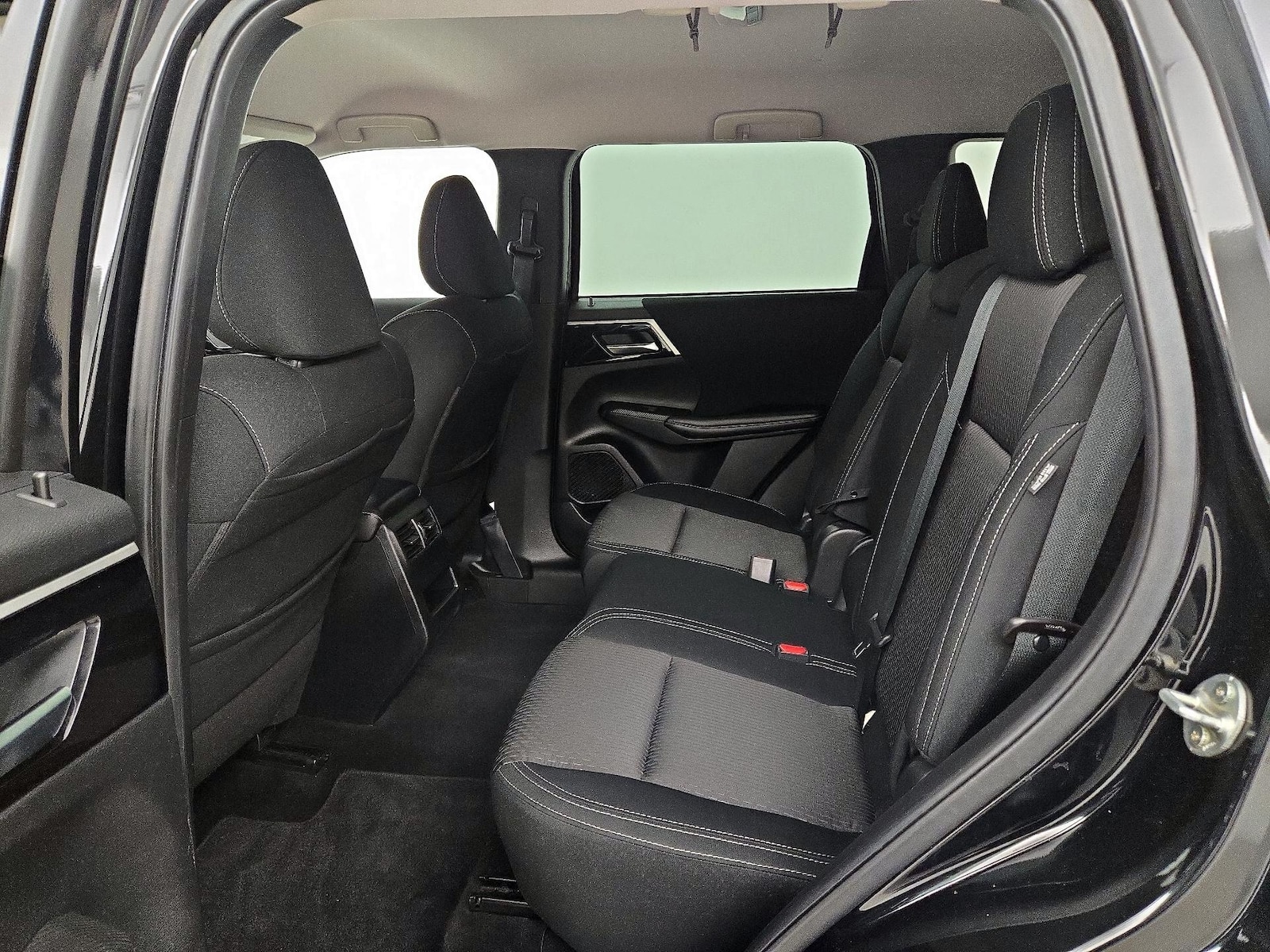 2022 Mitsubishi Outlander ES - Photo 19
