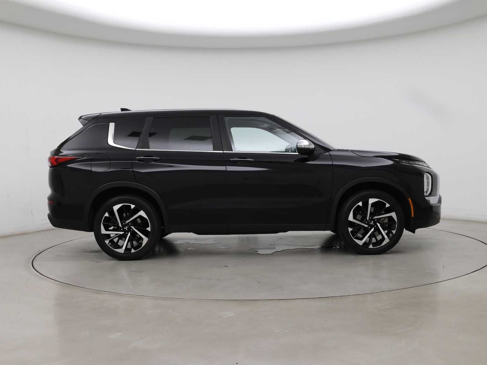 2022 Mitsubishi Outlander ES - Photo 8