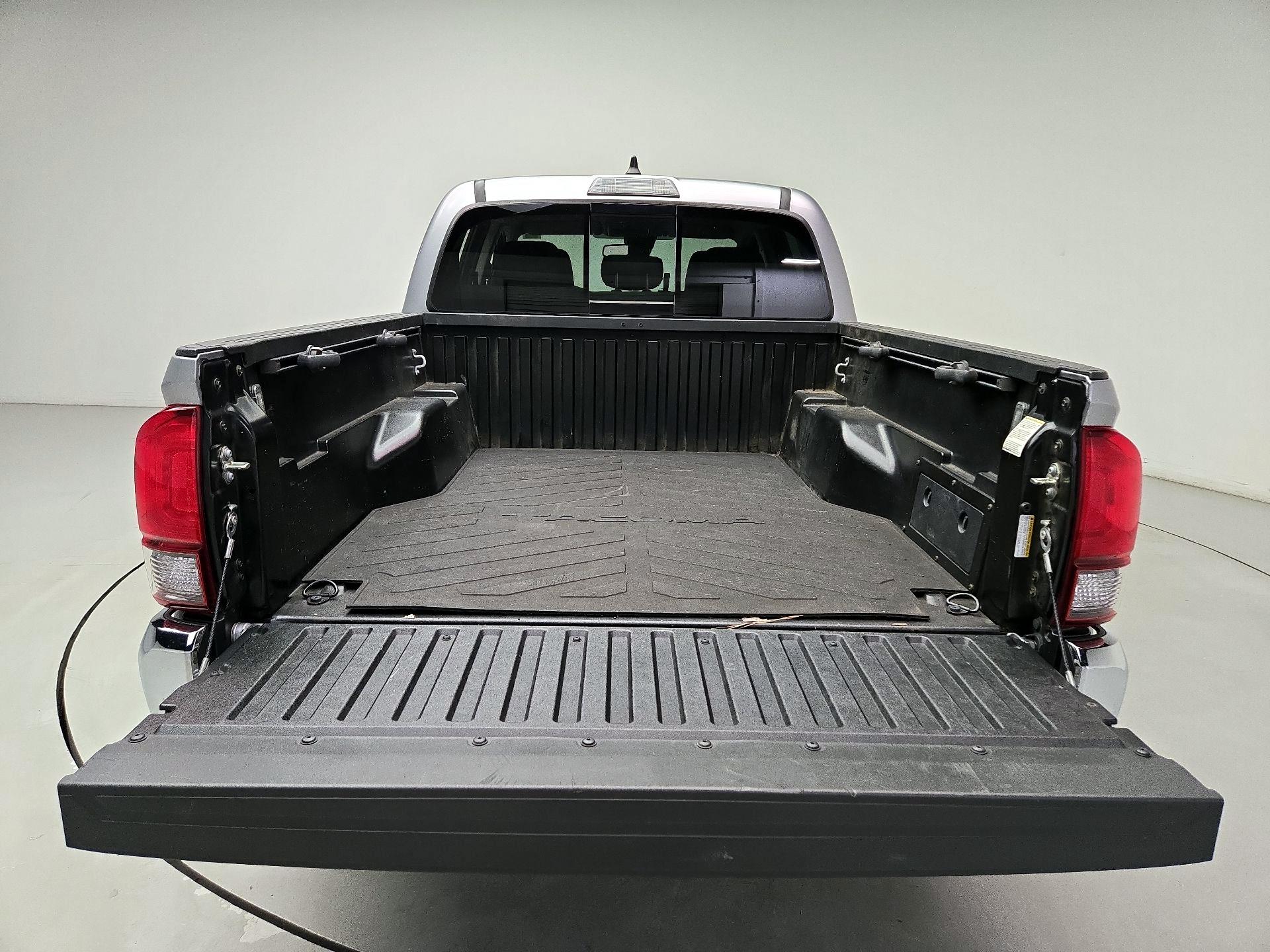 Thumbnail: 2020 Toyota Tacoma - 20