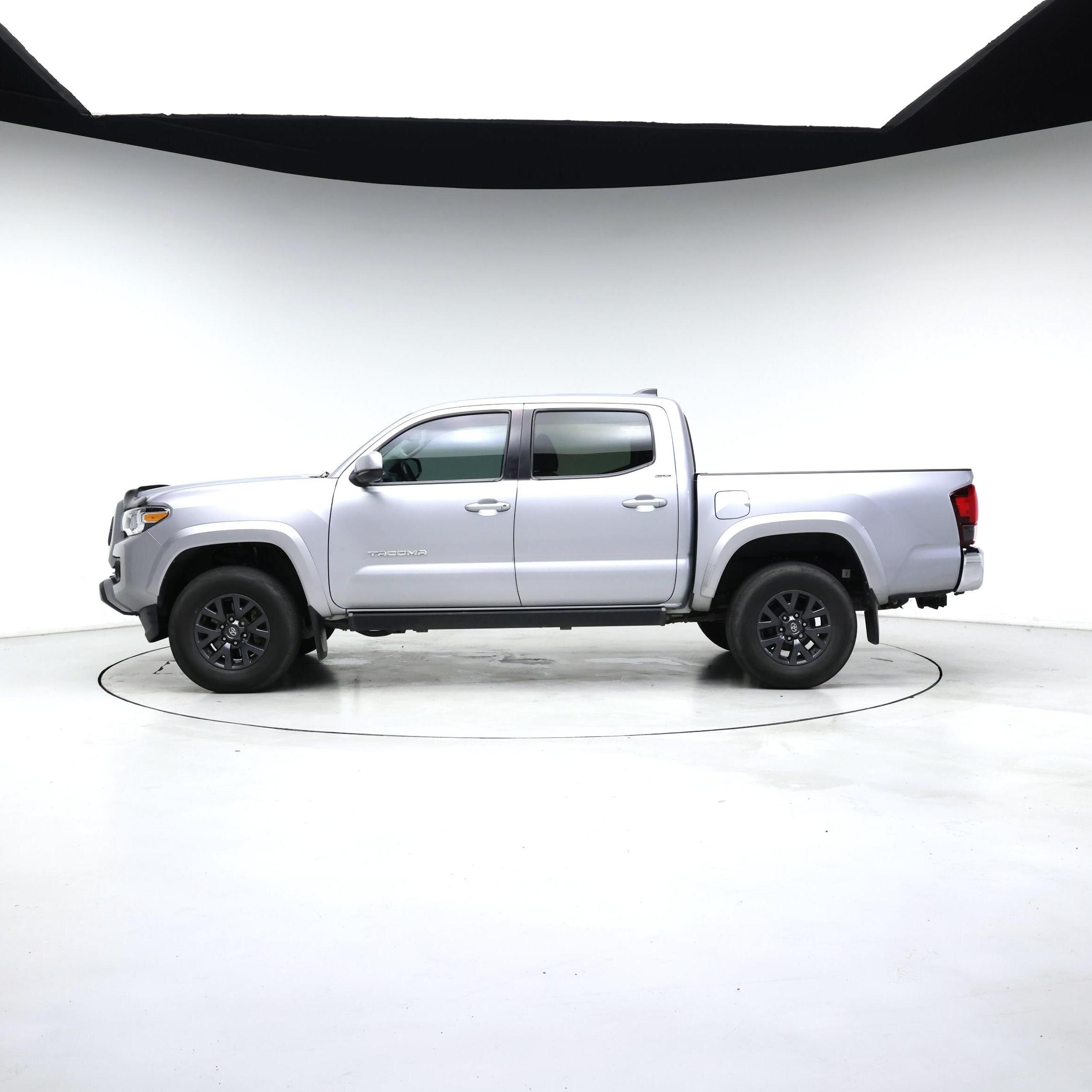 Thumbnail: 2020 Toyota Tacoma - 3