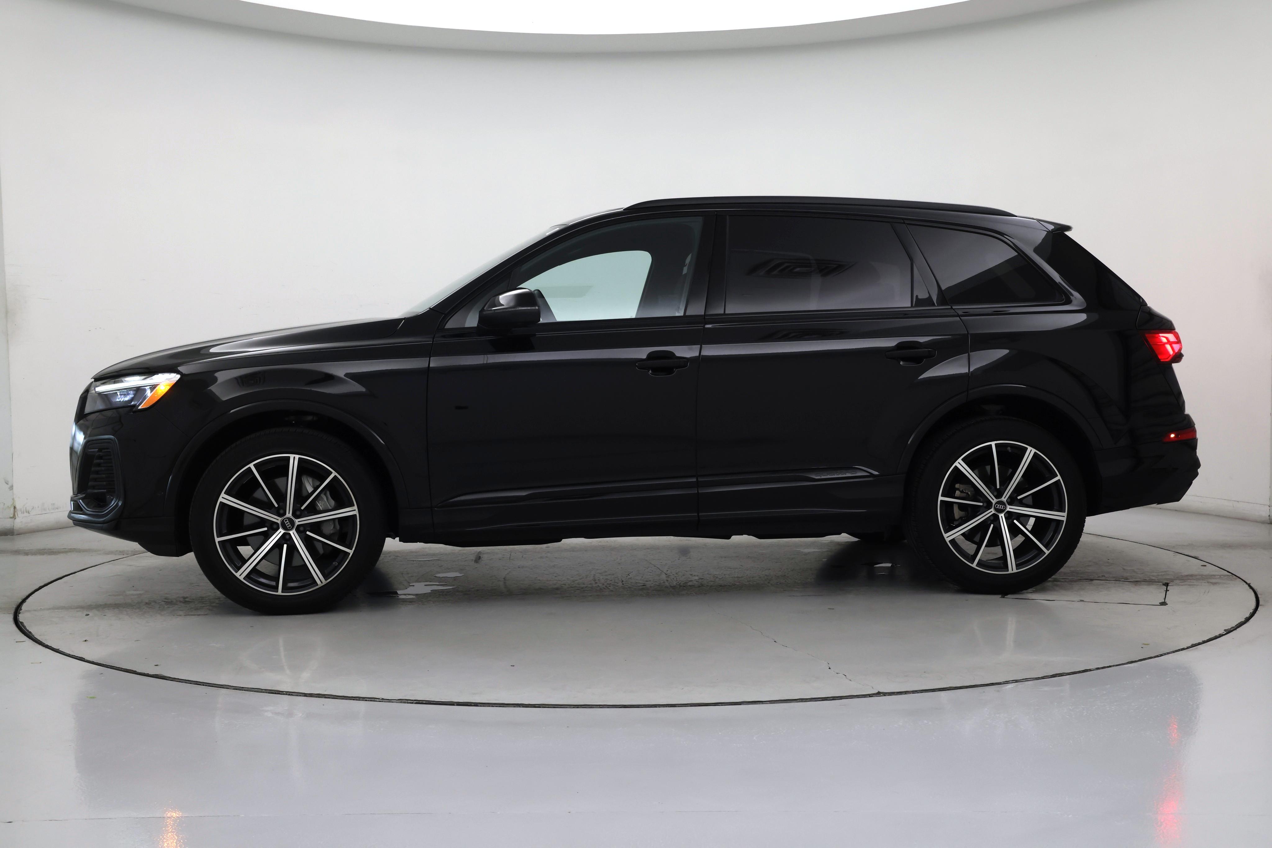Thumbnail: 2025 Audi Q7 - 3
