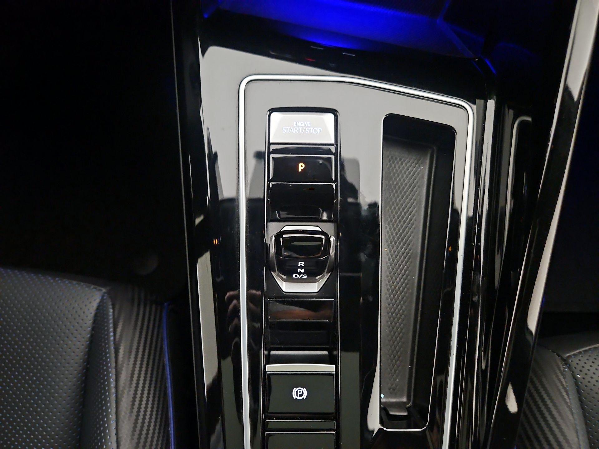 Thumbnail: 2023 Volkswagen Golf - 16
