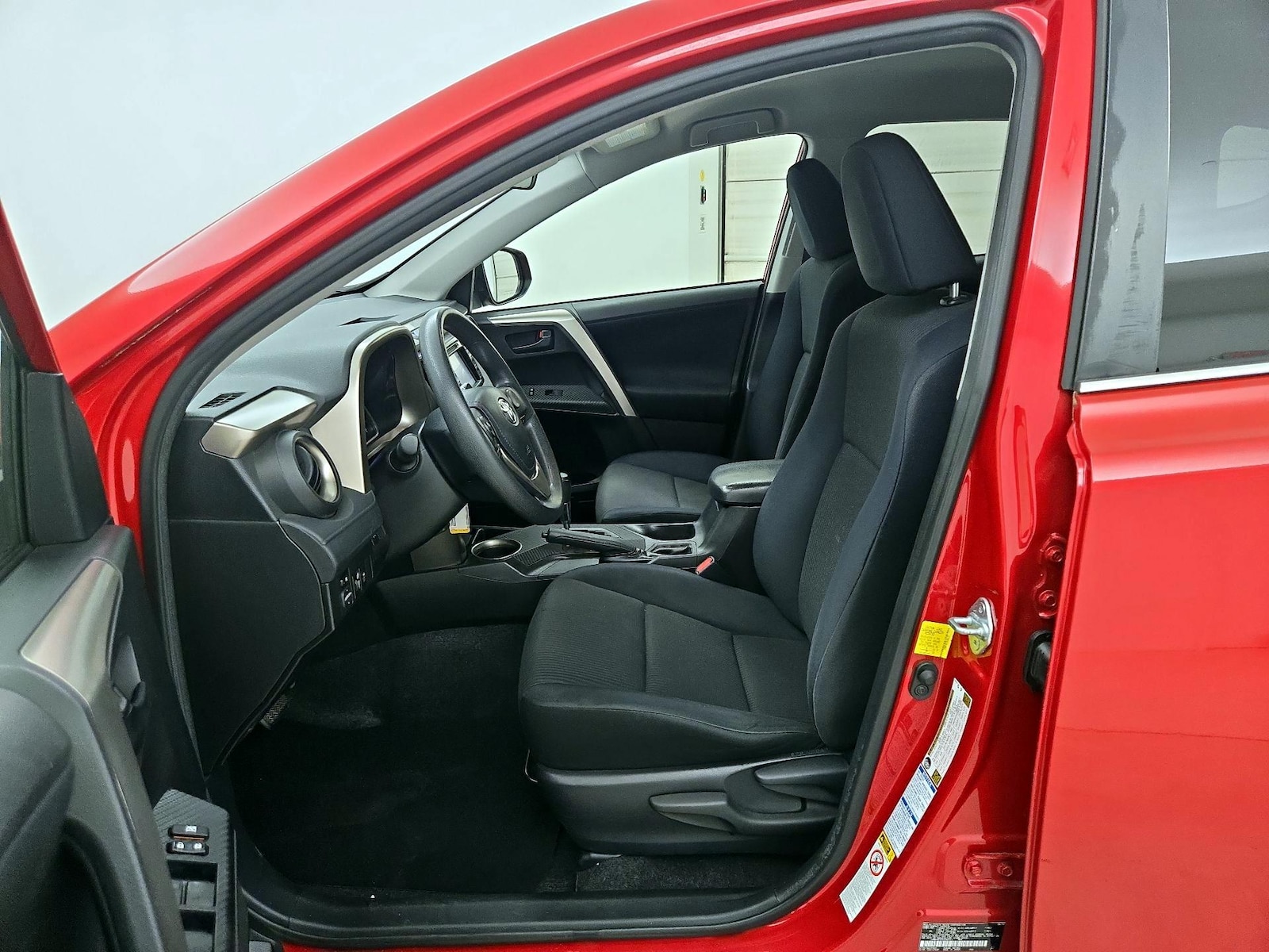 2014 Toyota RAV4 LE - Photo 12