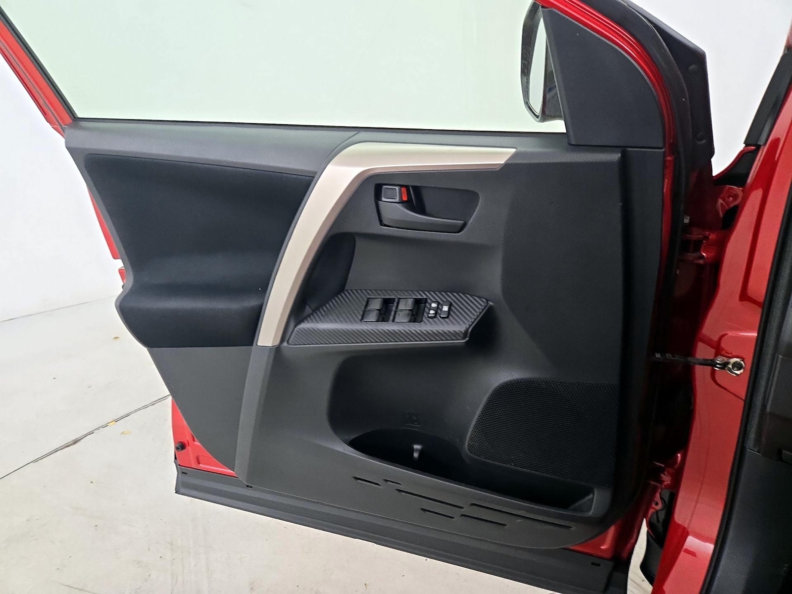 2014 Toyota RAV4 LE - Photo 13