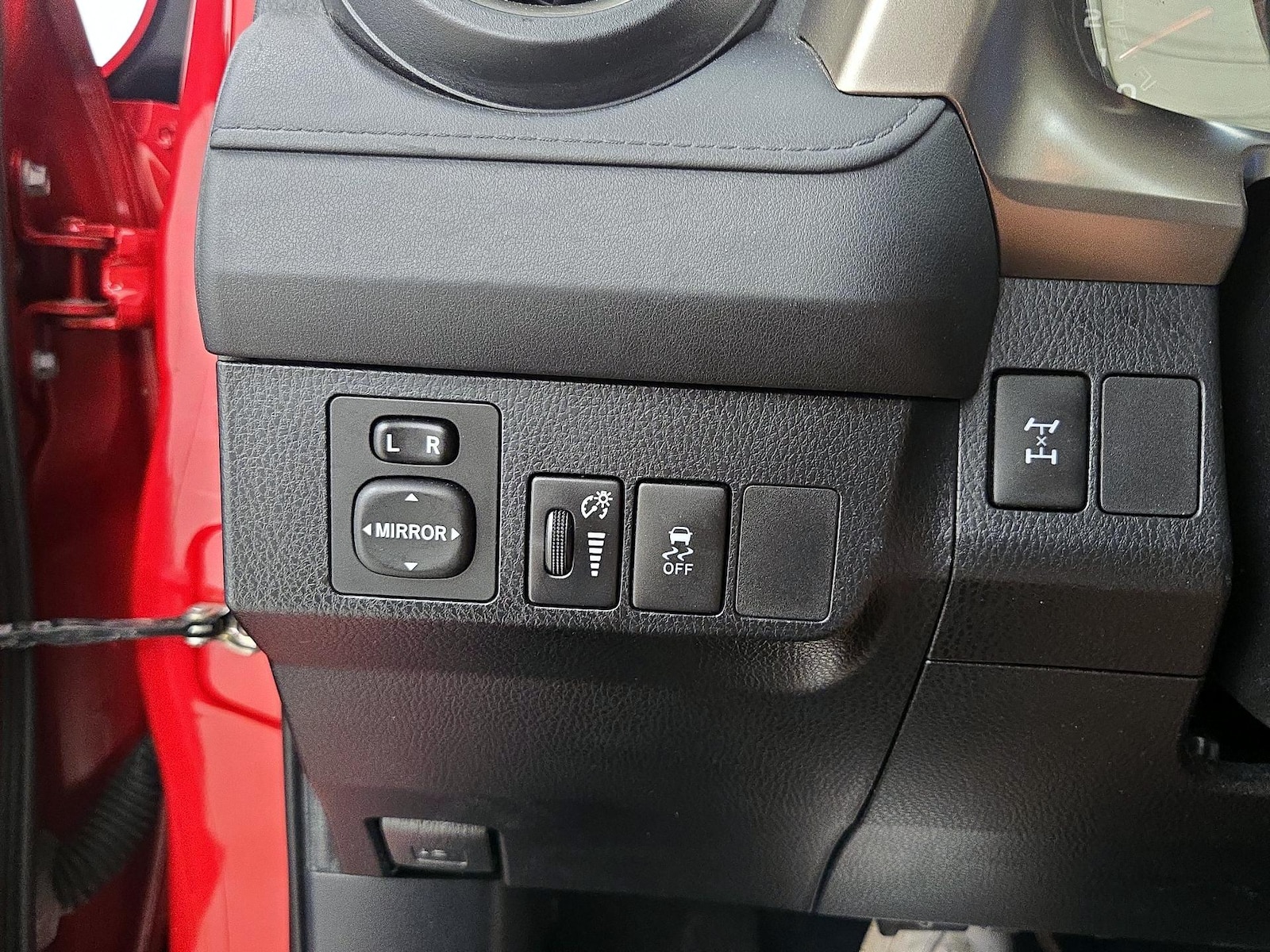 2014 Toyota RAV4 LE - Photo 14