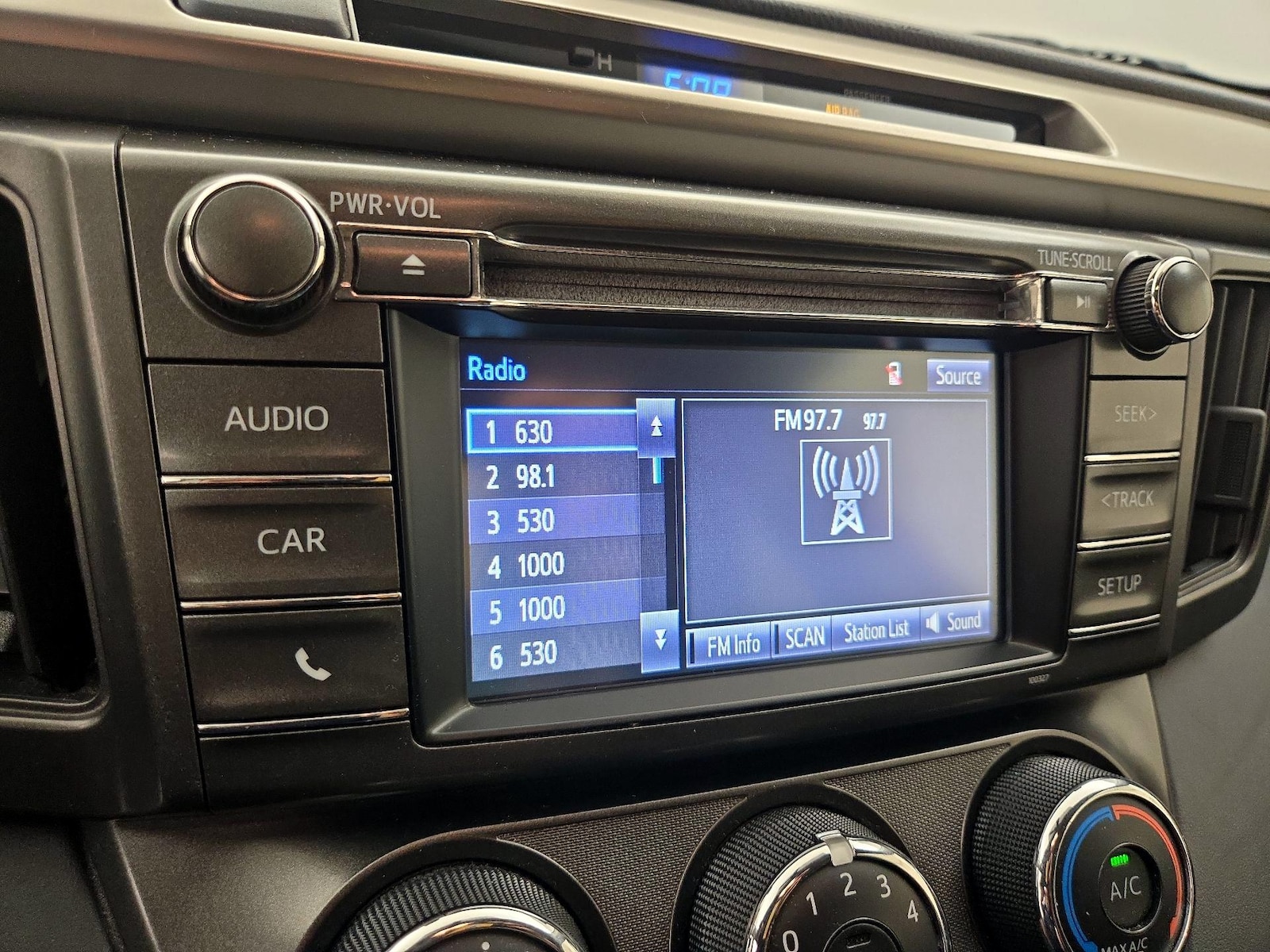 2014 Toyota RAV4 LE - Photo 16