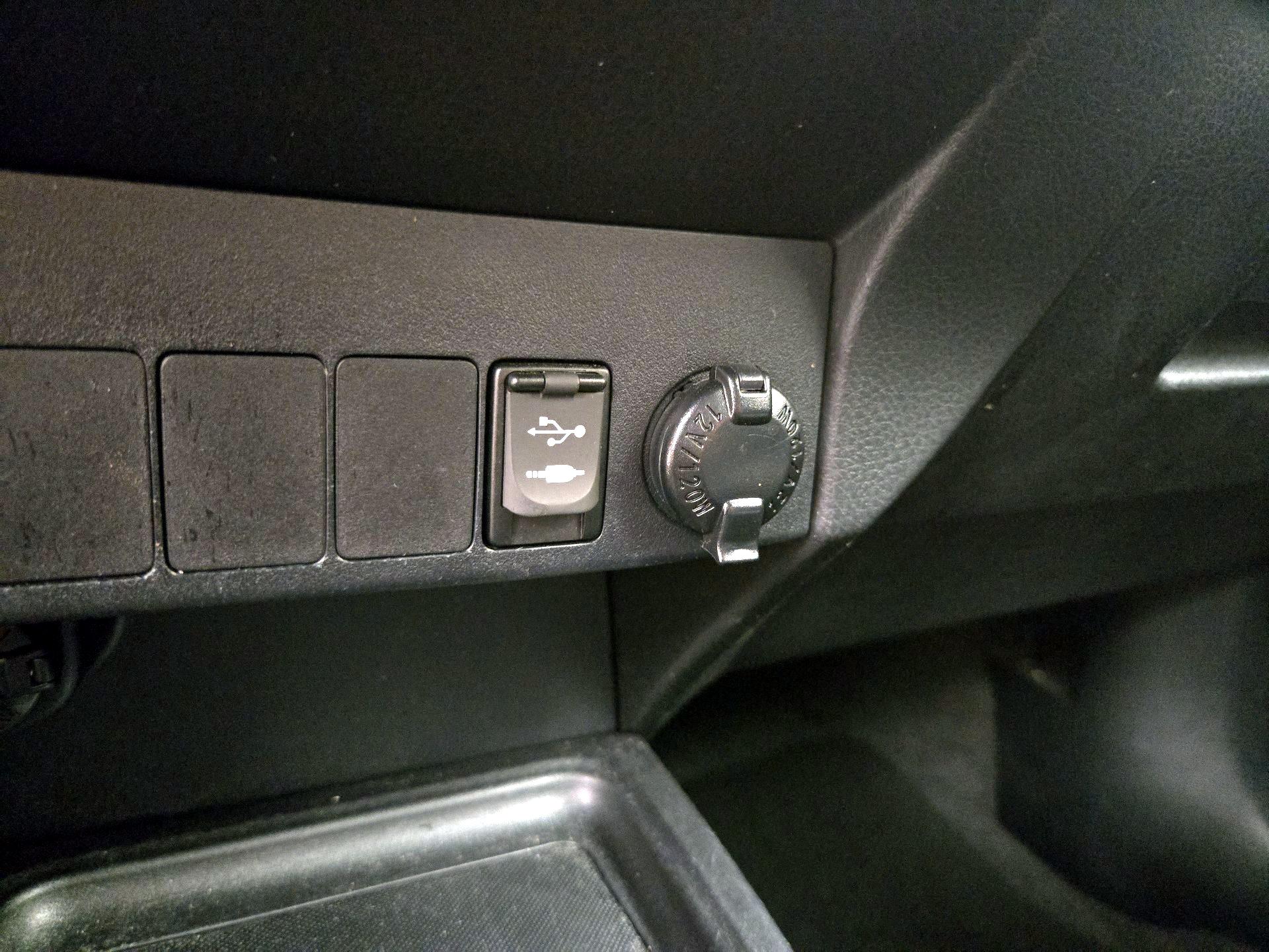 Thumbnail: 2014 Toyota RAV4 - 18