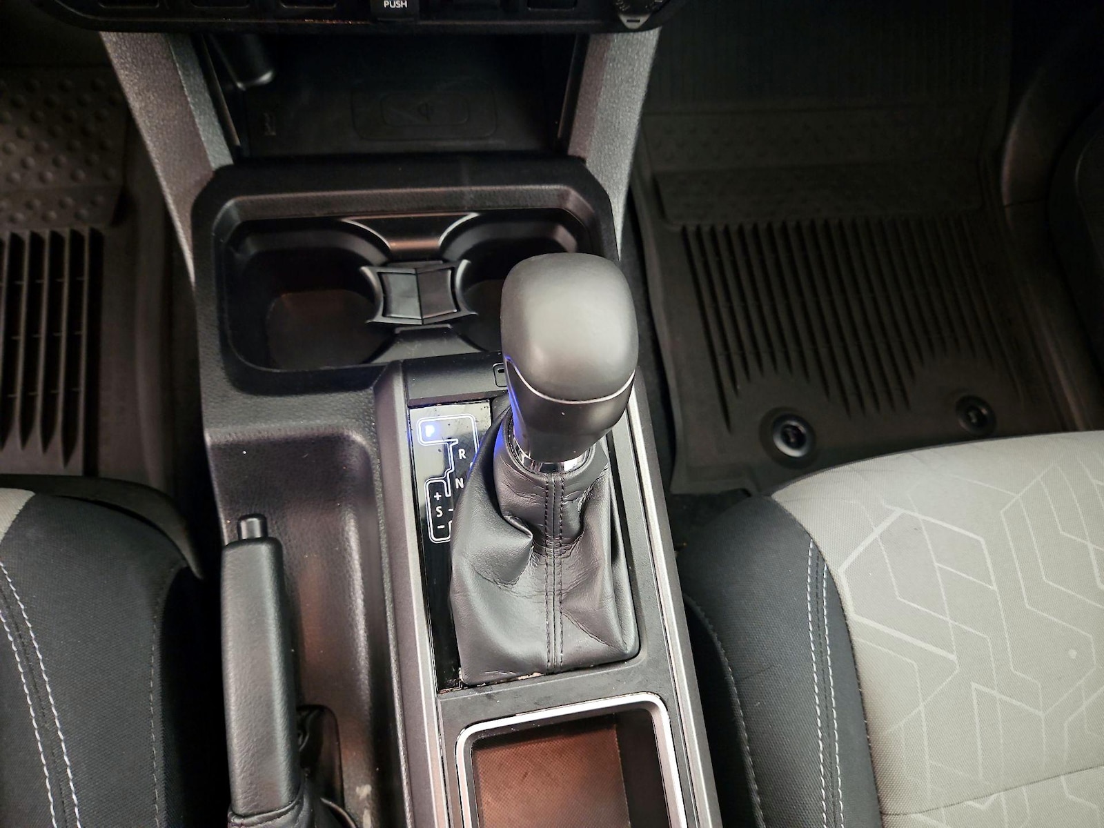 2023 Toyota Tacoma TRD Sport - Photo 19