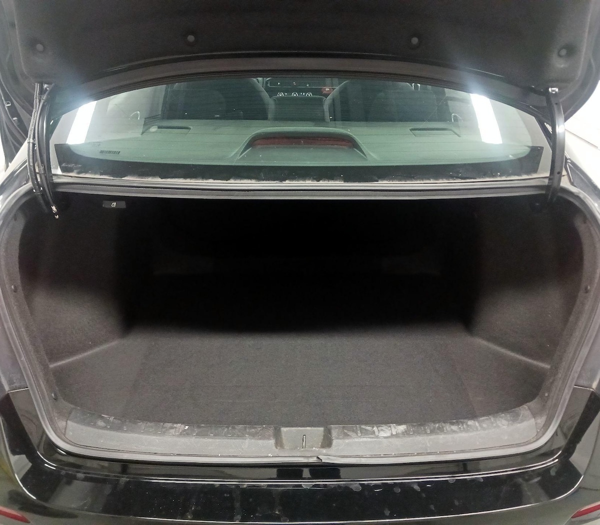 Trunk/Cargo (Seats Up)