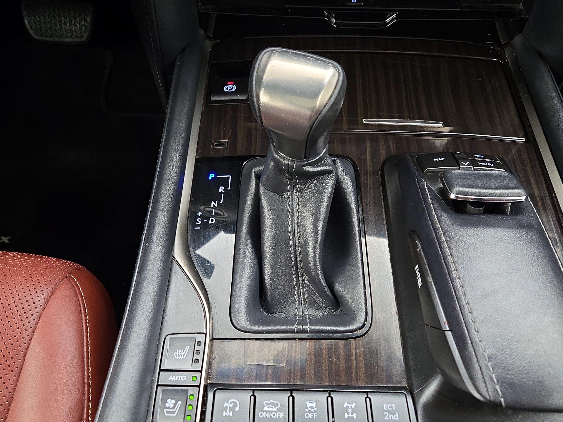Thumbnail: 2021 Lexus LX - 18