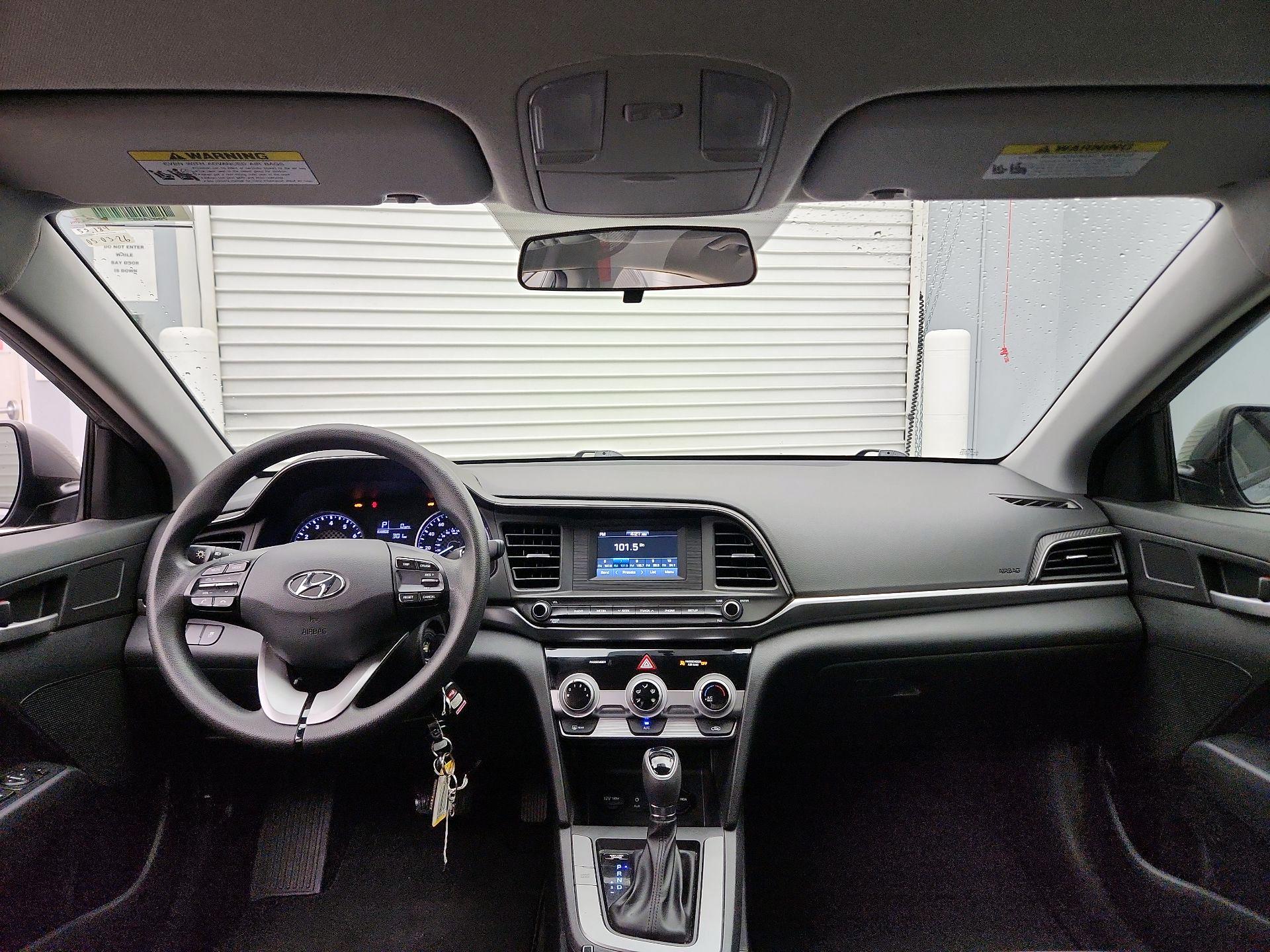 Thumbnail: 2019 Hyundai Elantra - 9