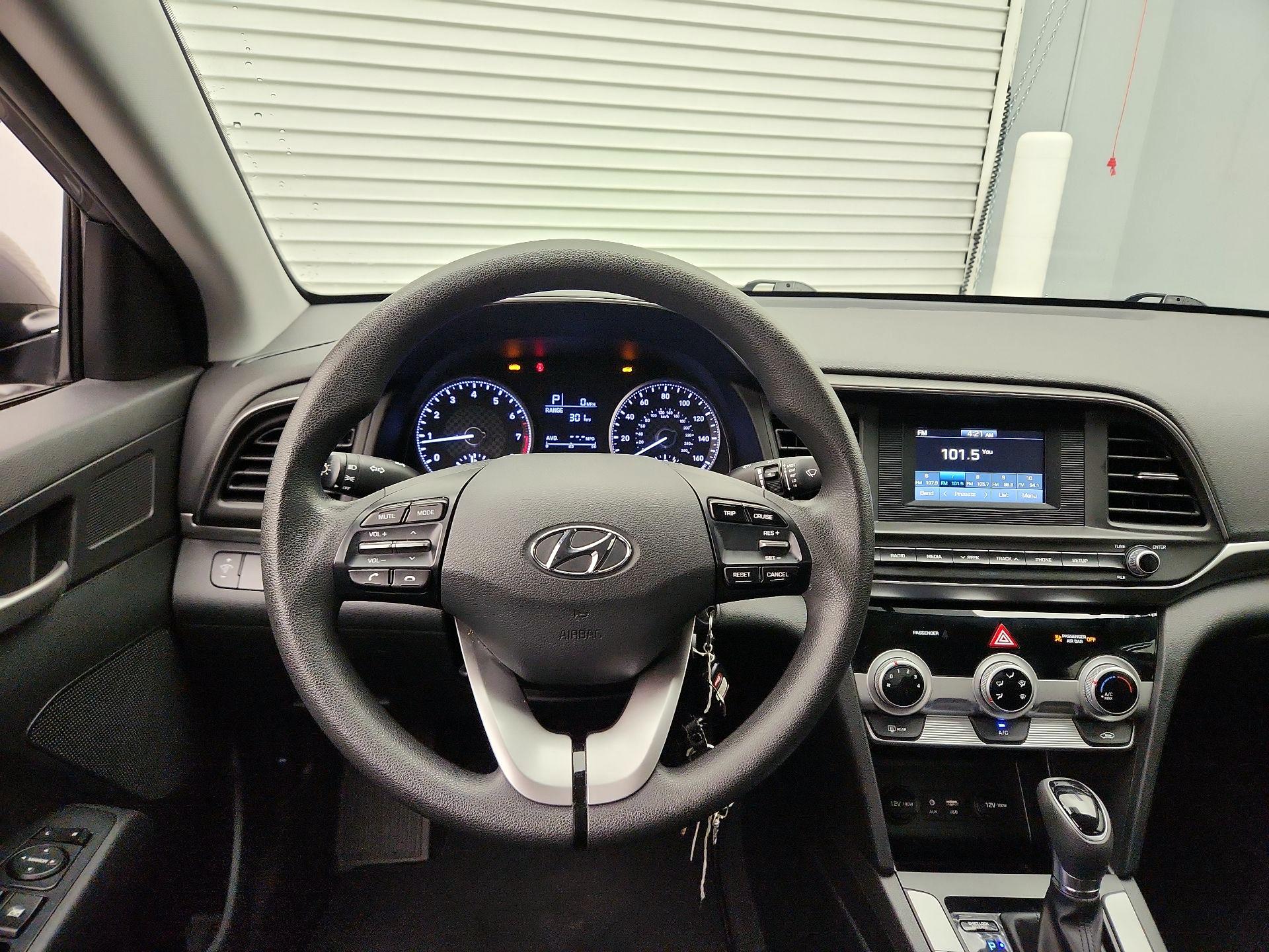 Thumbnail: 2019 Hyundai Elantra - 10