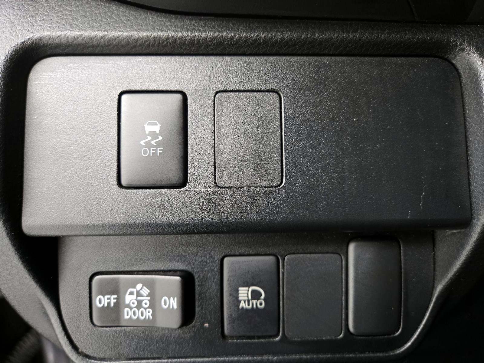 2022 Toyota Tacoma SR - Photo 12