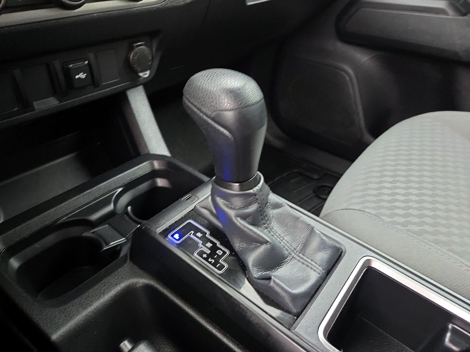 2022 Toyota Tacoma SR - Photo 16