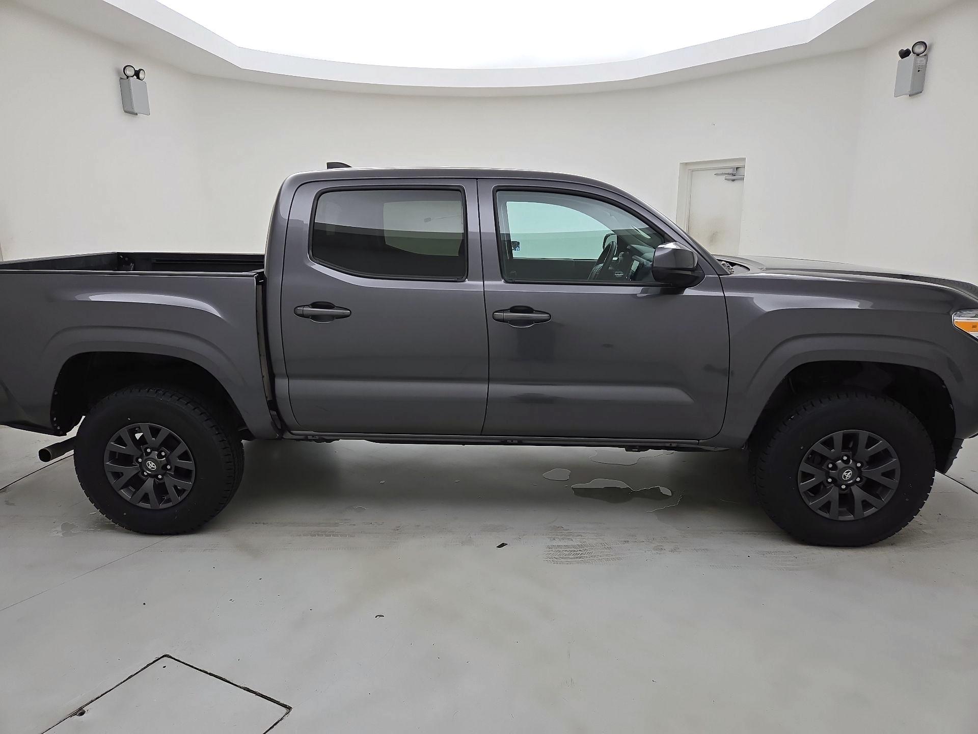 Thumbnail: 2022 Toyota Tacoma - 4