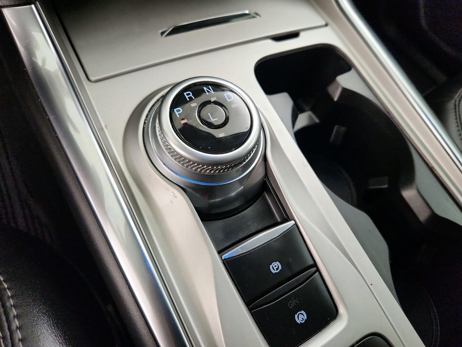Thumbnail: 2023 Ford Explorer - 17