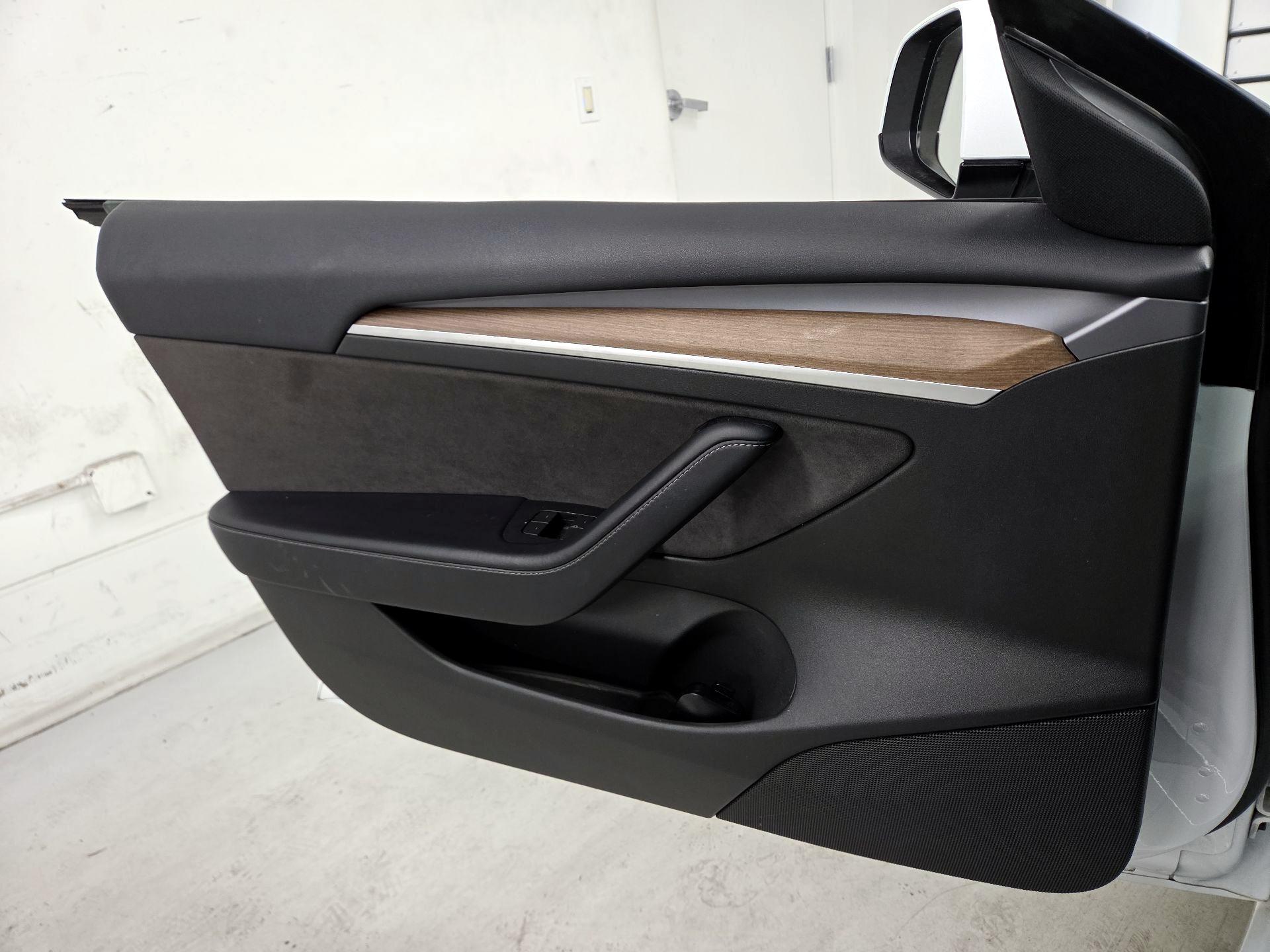 Thumbnail: 2022 Tesla Model 3 - 12