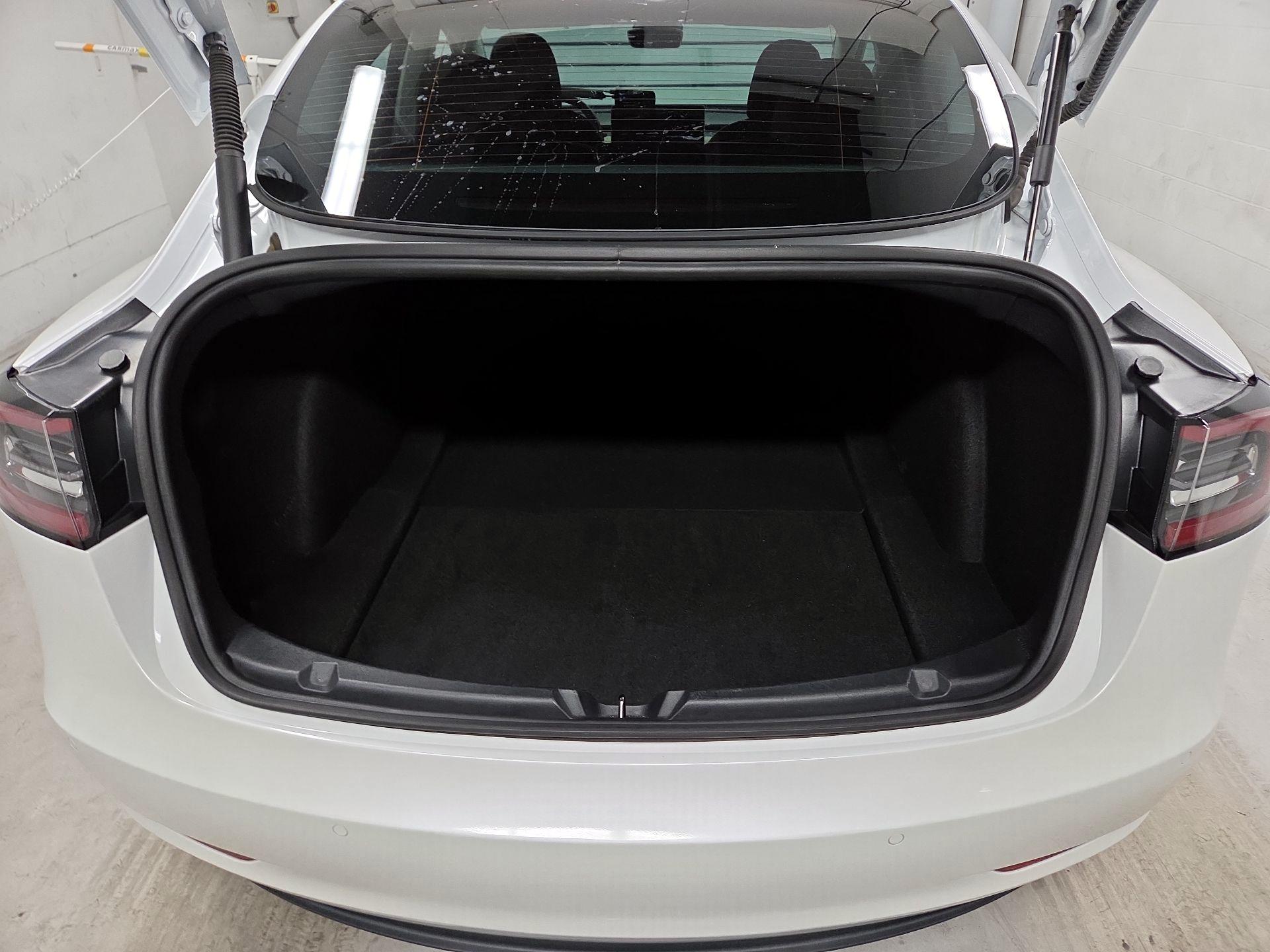 Thumbnail: 2022 Tesla Model 3 - 18