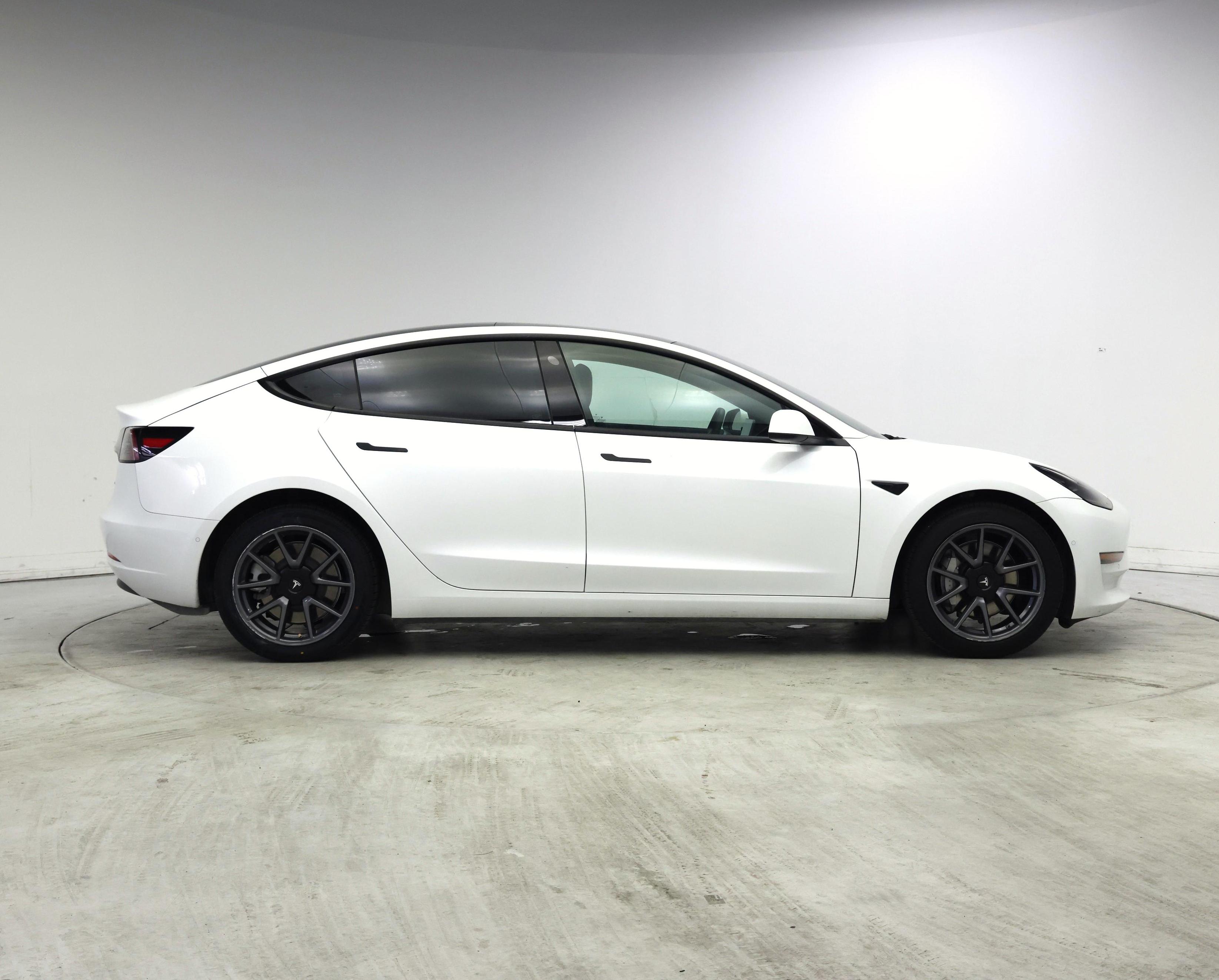 Thumbnail: 2022 Tesla Model 3 - 7