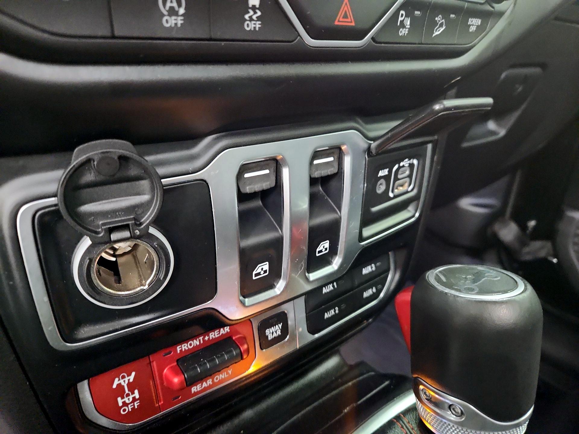 Thumbnail: 2020 Jeep Wrangler - 18
