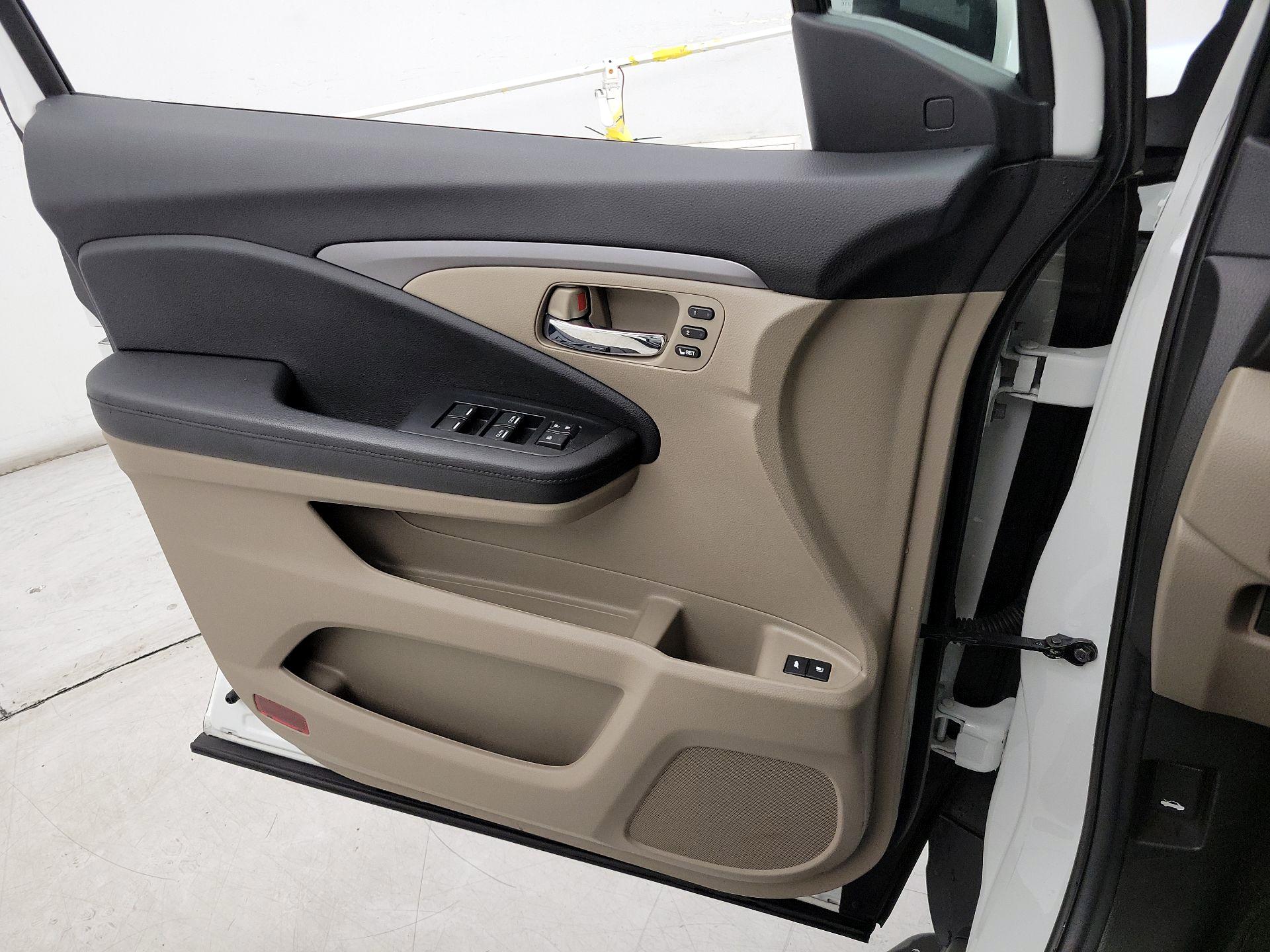 Thumbnail: 2021 Honda Pilot - 12