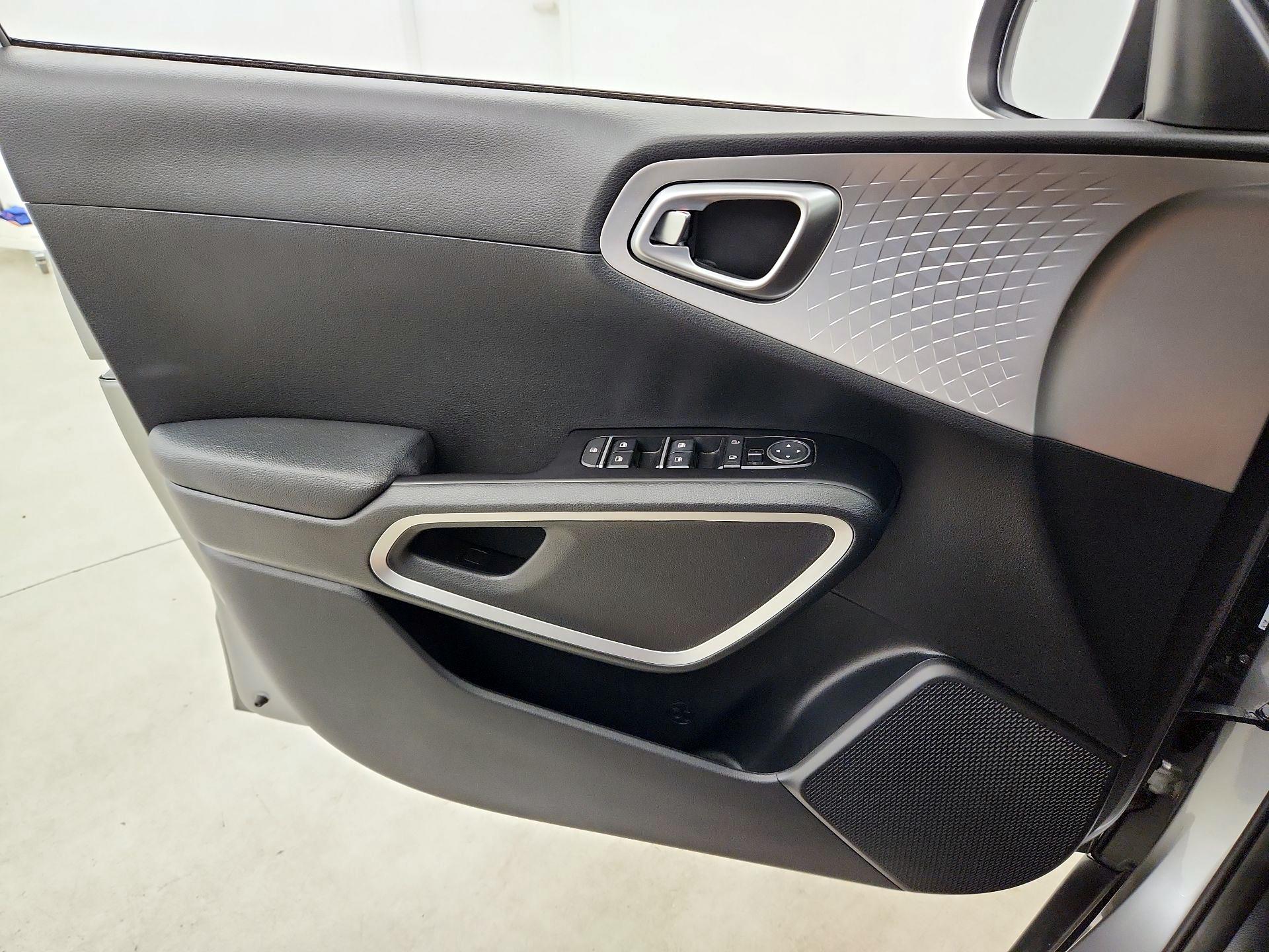 Thumbnail: 2022 Kia Soul - 12
