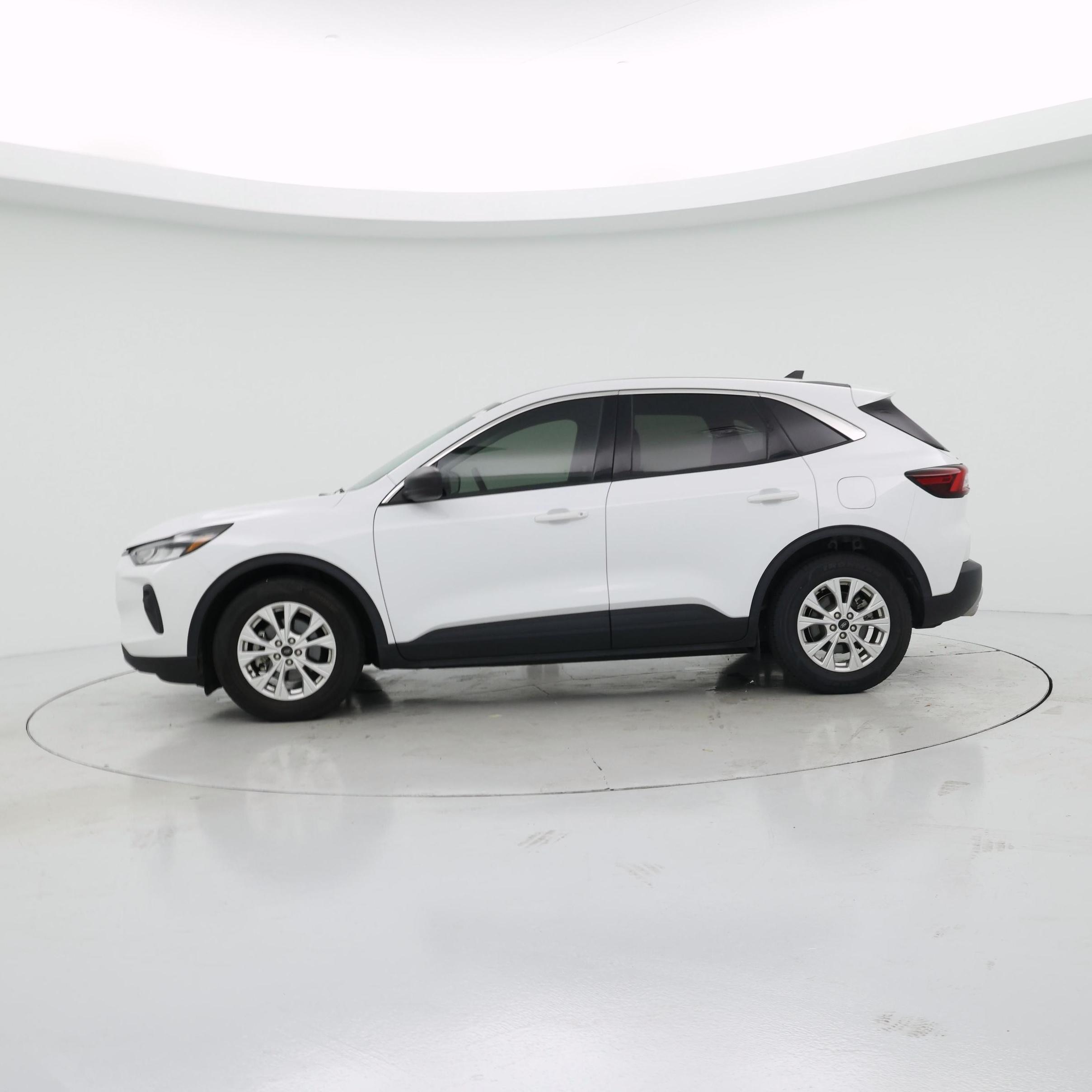 Thumbnail: 2023 Ford Escape - 3