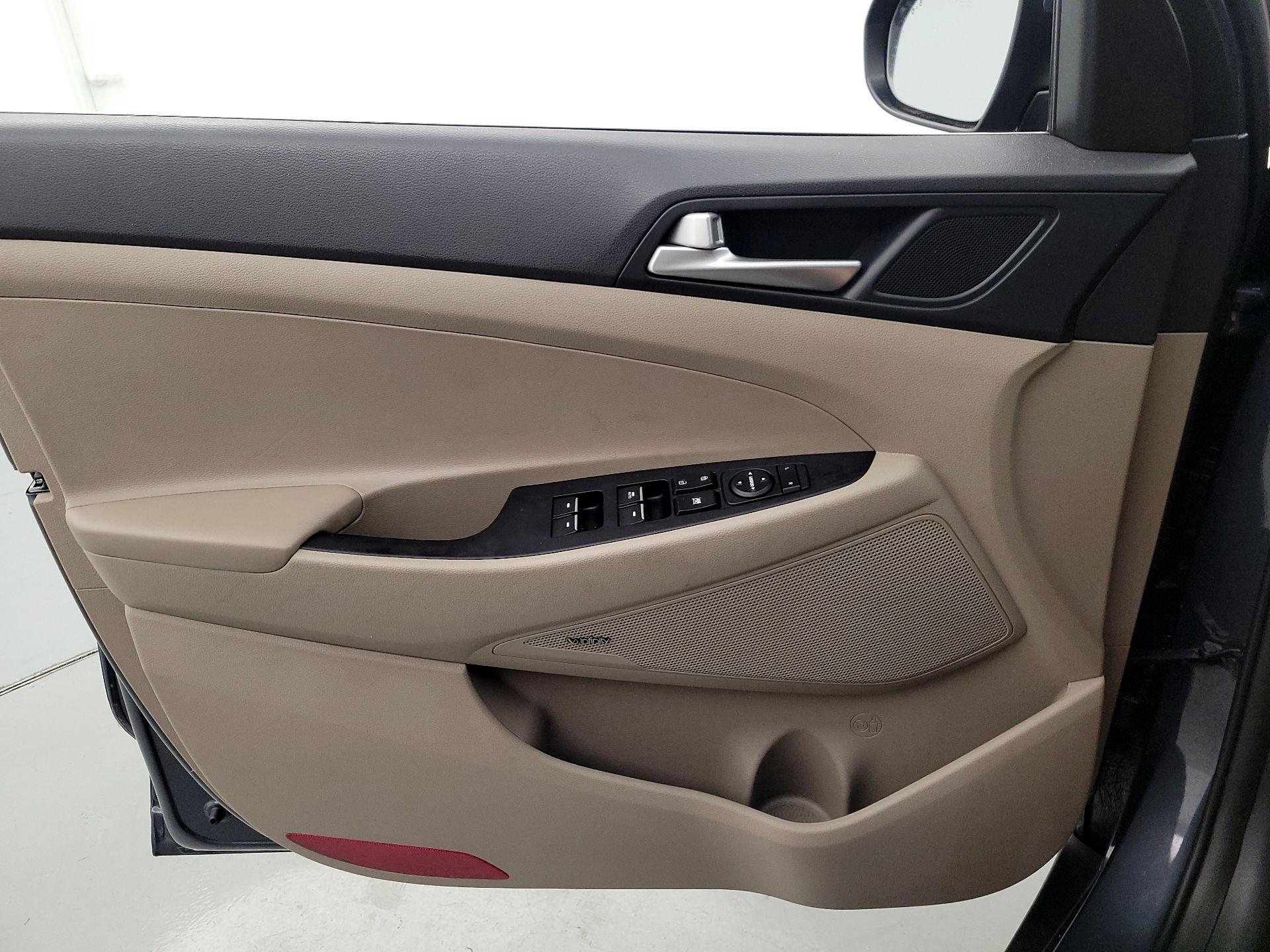 Thumbnail: 2020 Hyundai Tucson - 12