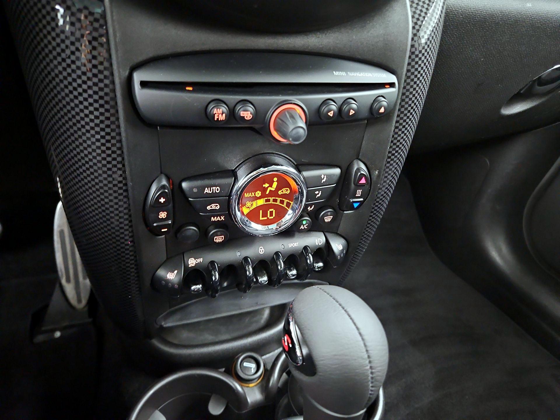 Thumbnail: 2015 MINI Cooper Countryman - 15