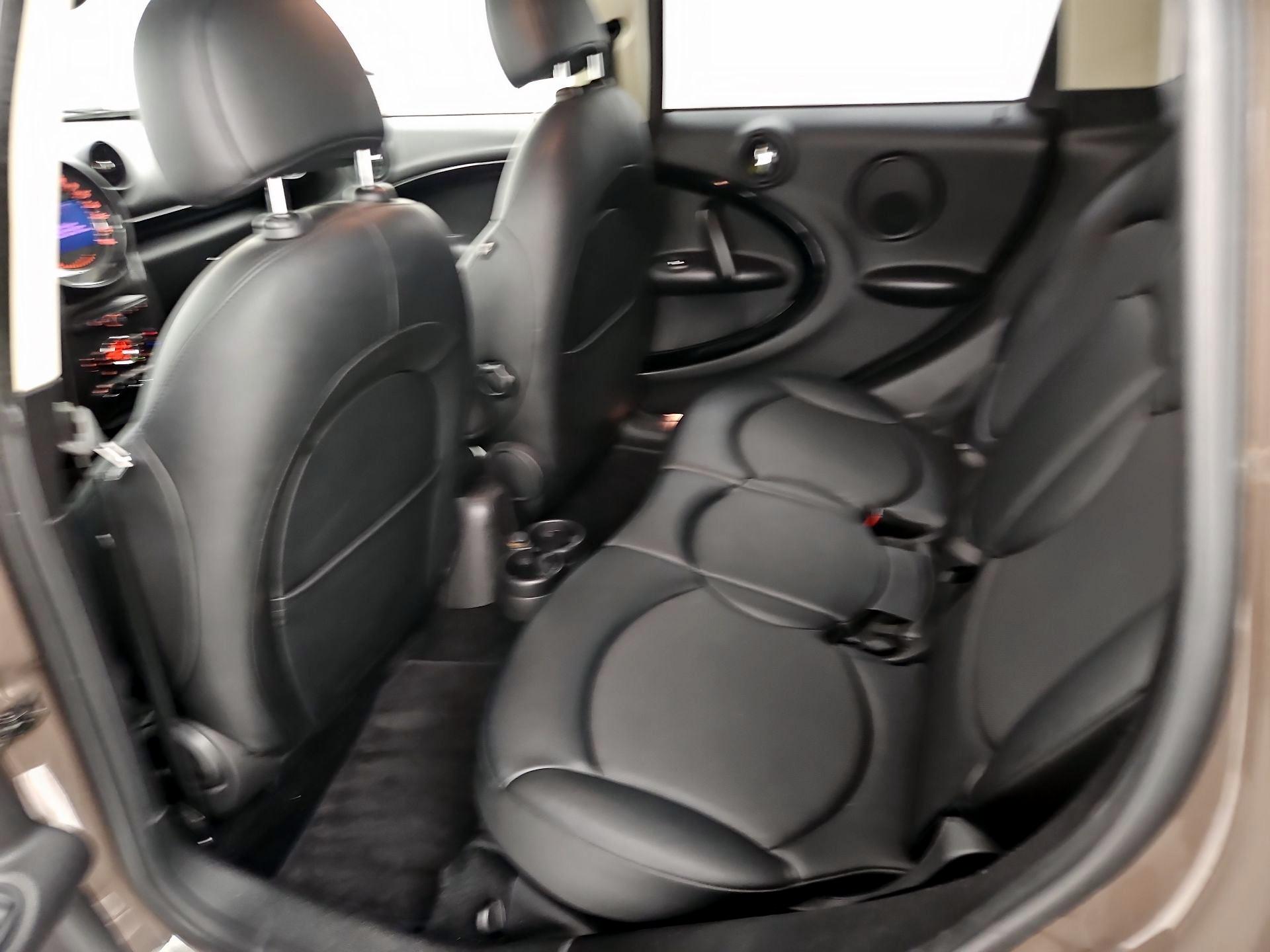 Thumbnail: 2015 MINI Cooper Countryman - 18