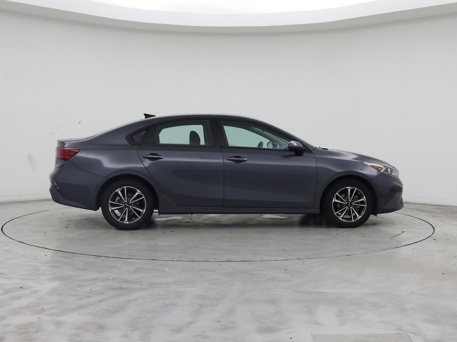 2023 Kia Forte LXS - Photo 8