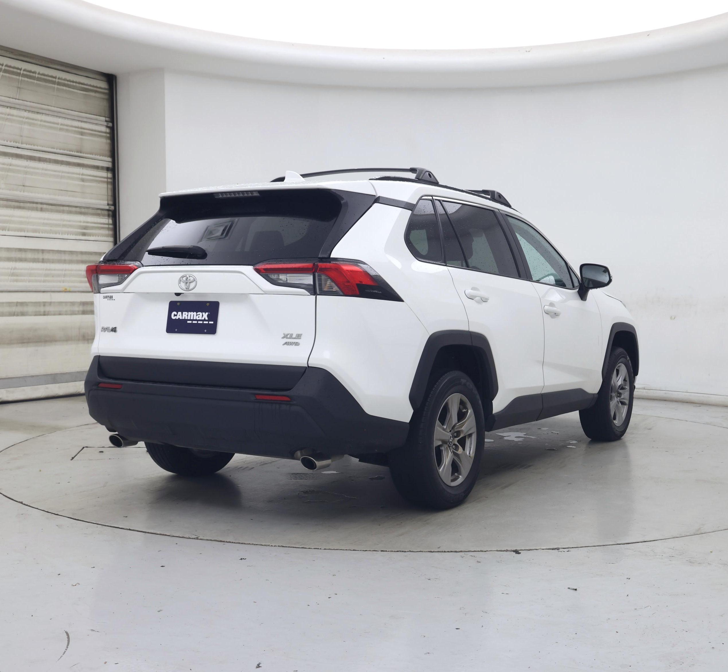 Thumbnail: 2023 Toyota RAV4 - 8
