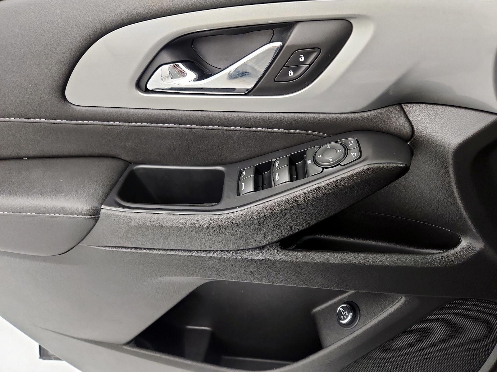2022 Chevrolet Traverse 1LT - Photo 13