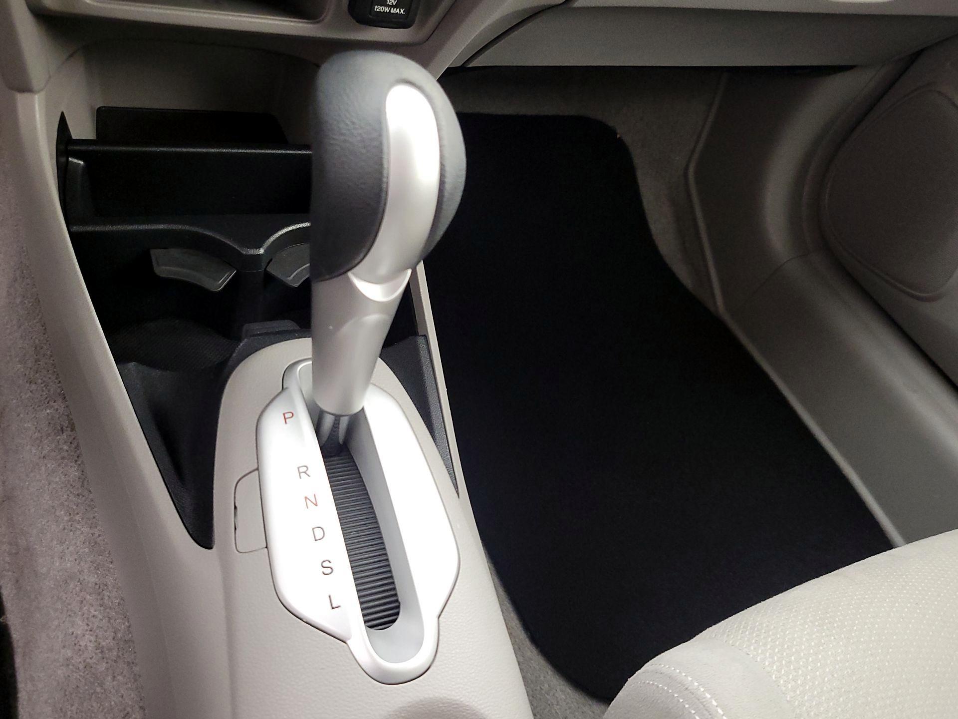 Thumbnail: 2014 Honda Insight - 16