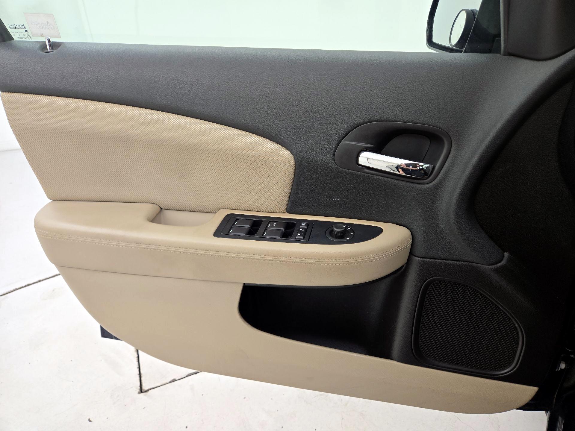 Thumbnail: 2014 Dodge Avenger - 12