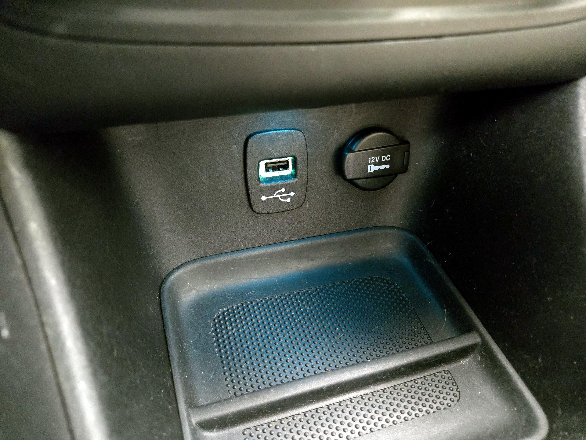 Thumbnail: 2014 Dodge Avenger - 16