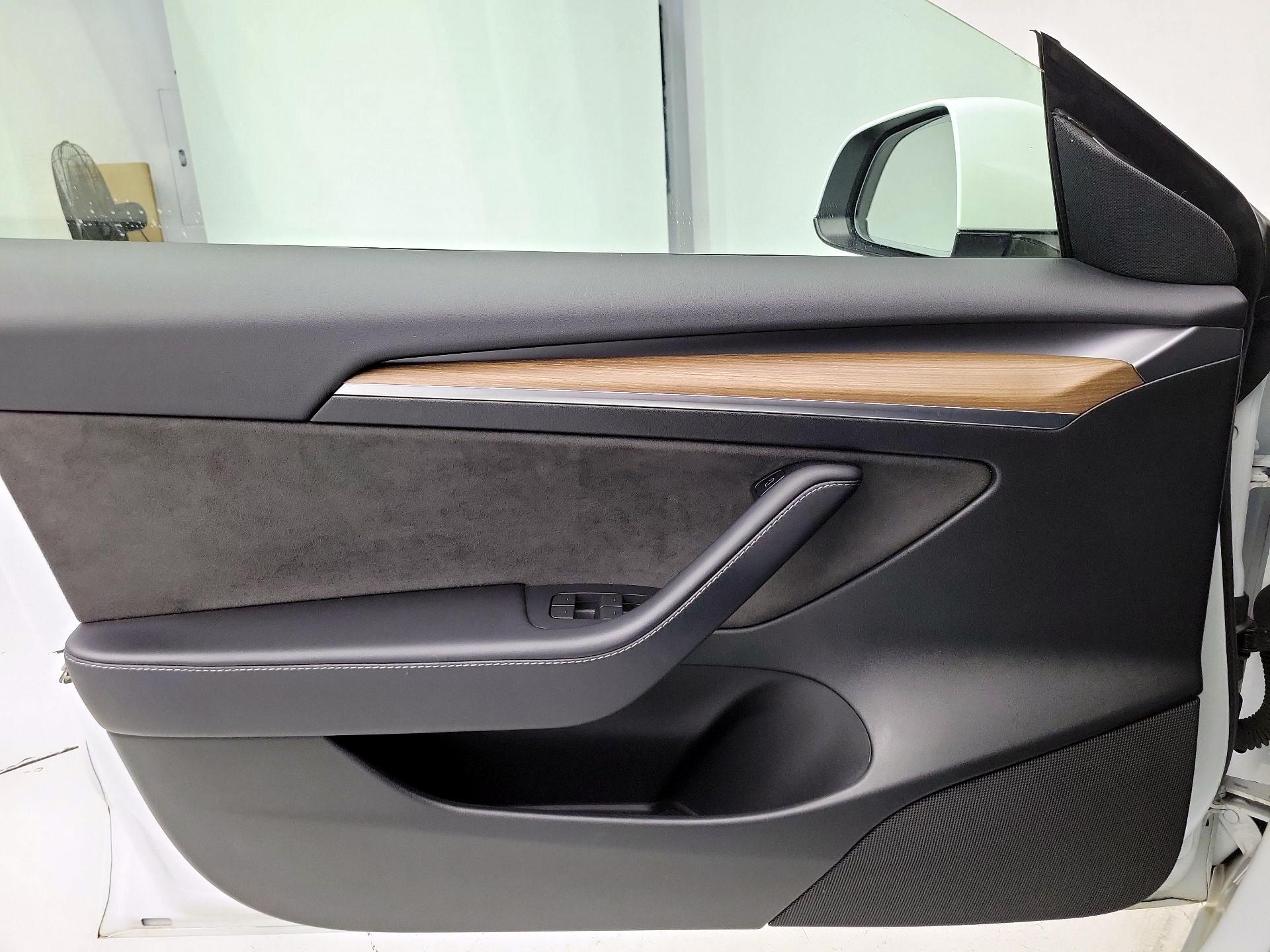 Thumbnail: 2023 Tesla Model 3 - 12